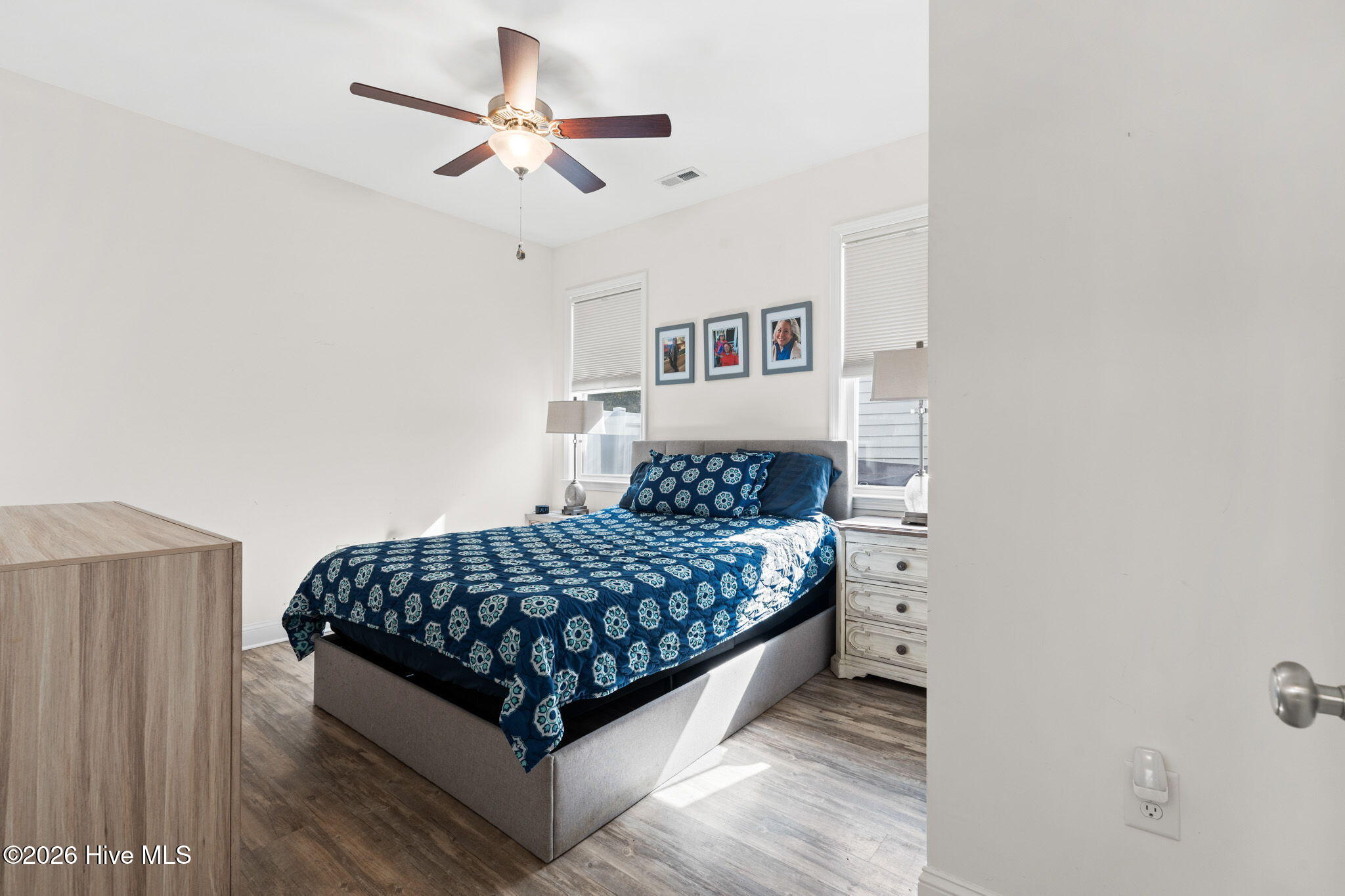 100564340 | Photo 14