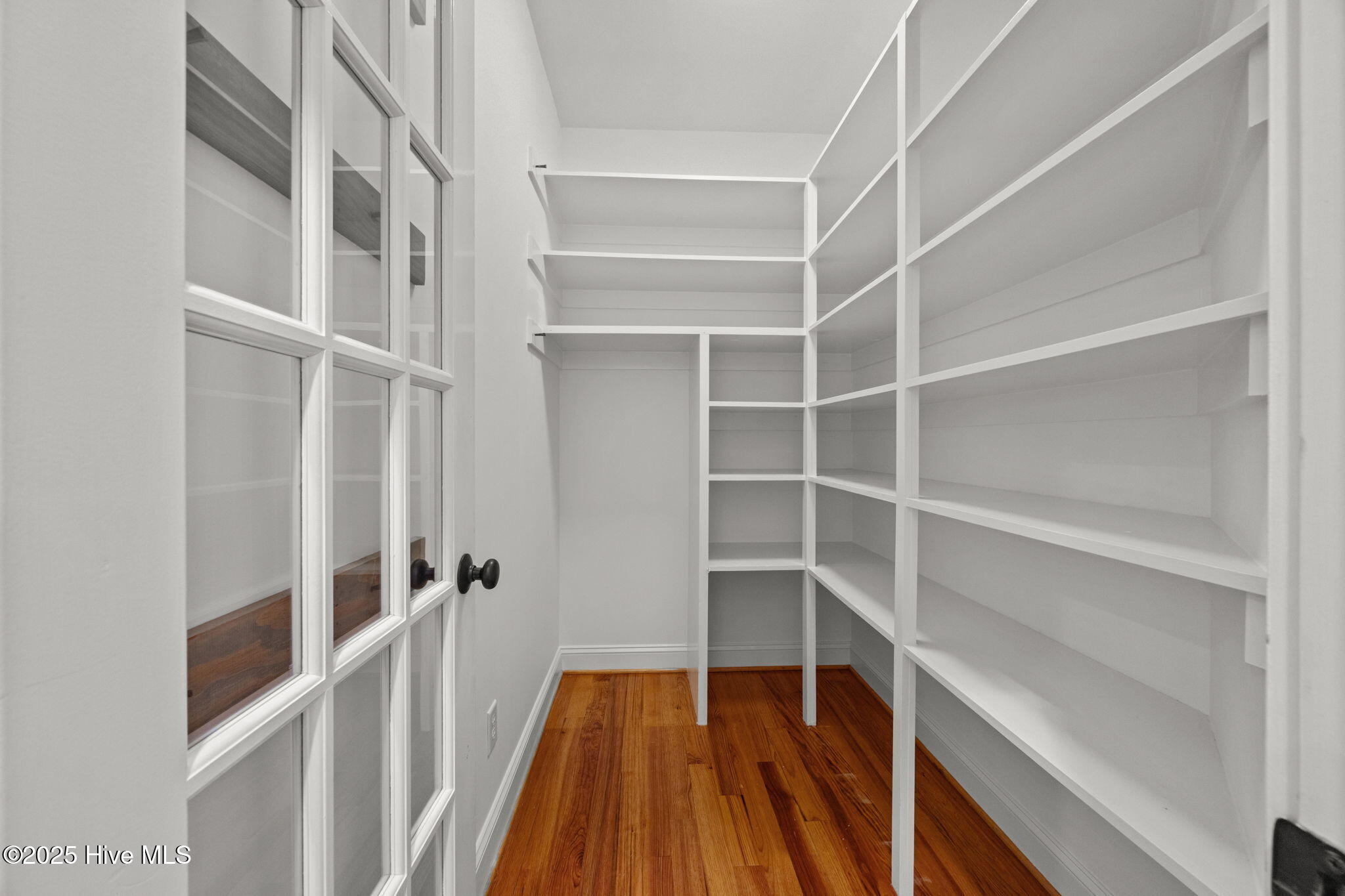 100518834 | Photo 22