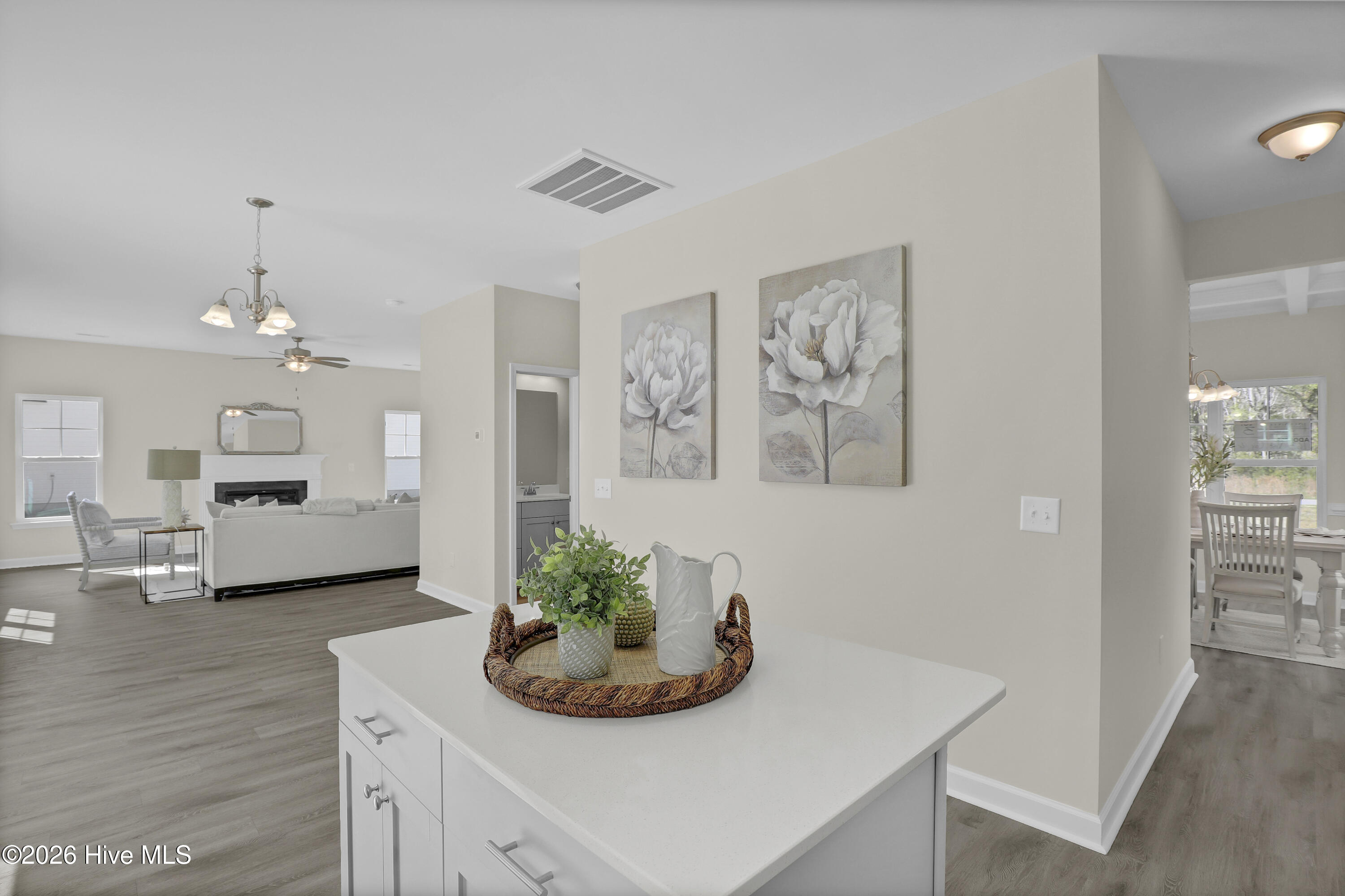 100488784 | Photo 13