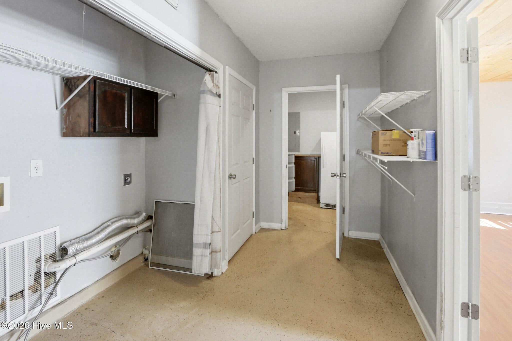 100558935 | Photo 27