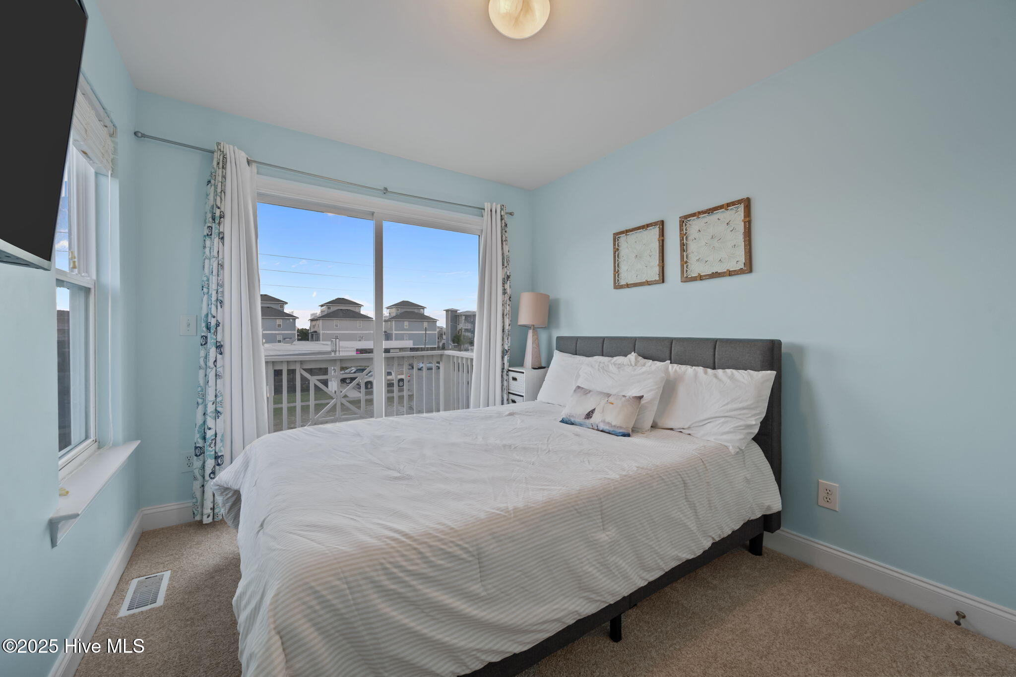 100537897 | Photo 32