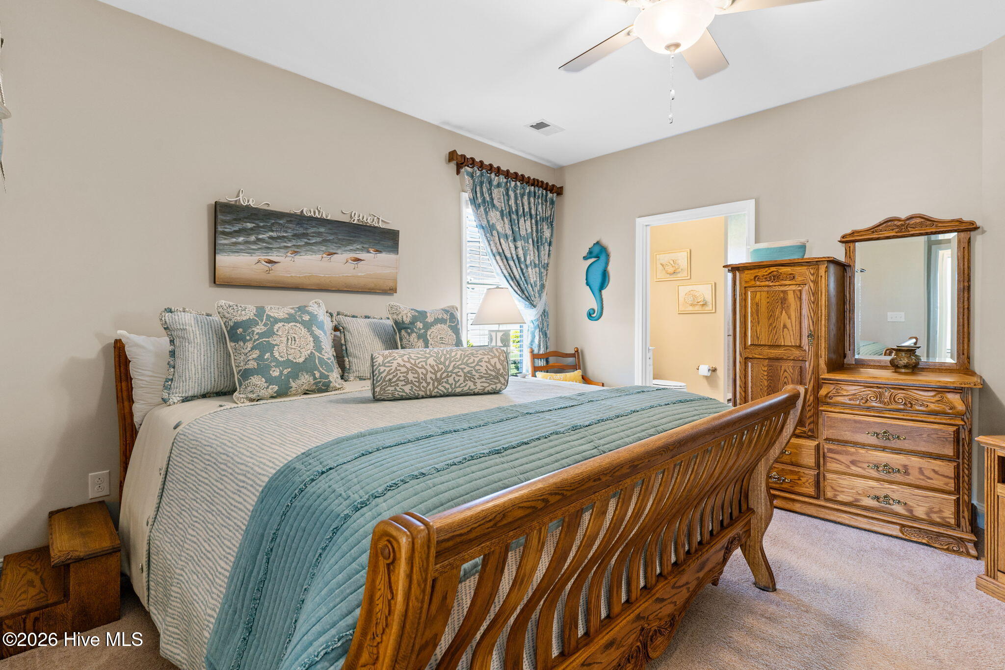 100560467 | Photo 33