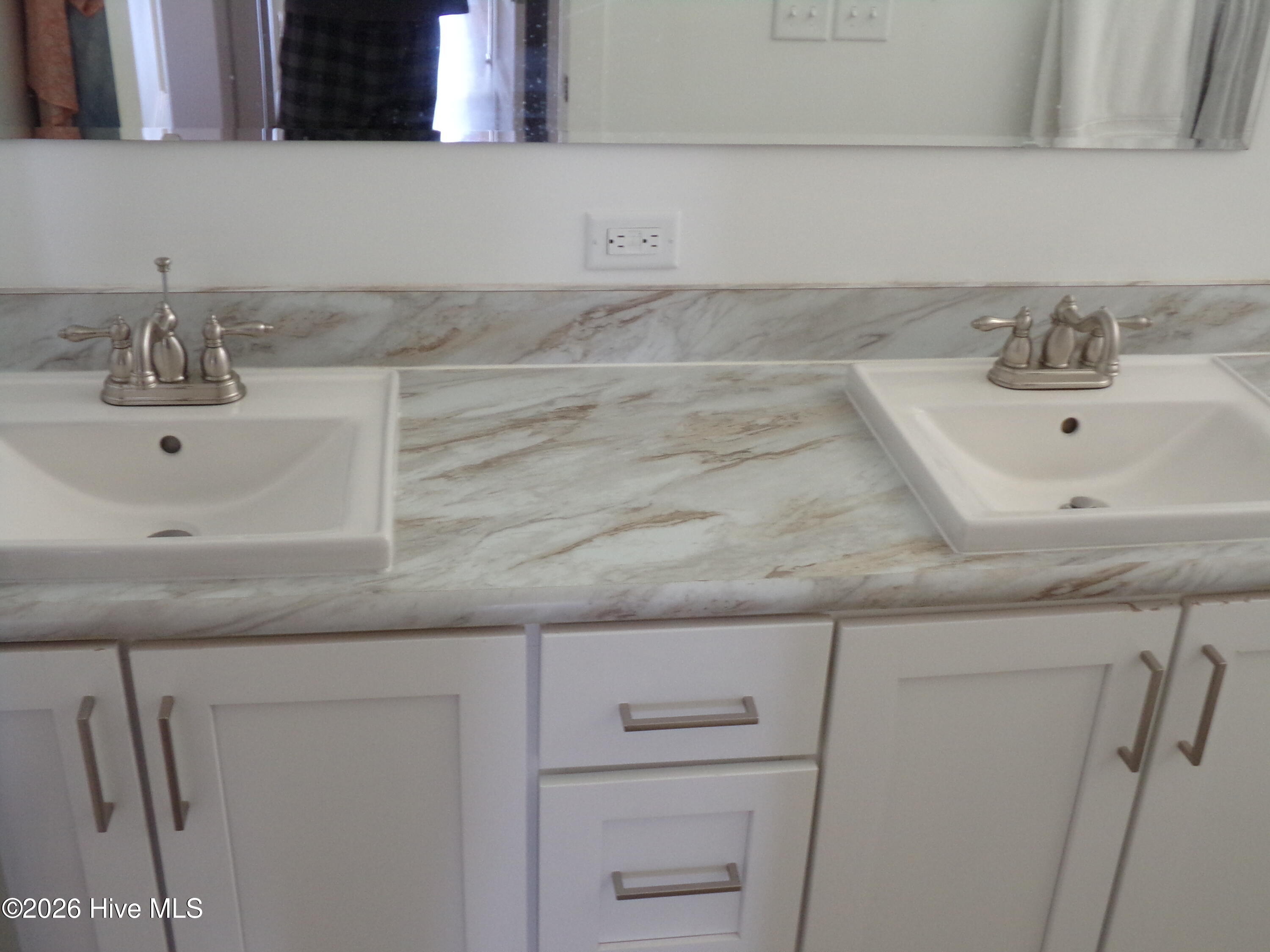 100547282 | Photo 31