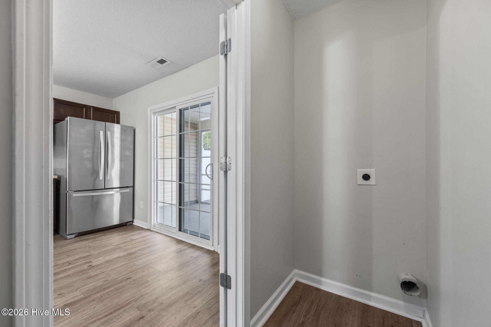 100549105 | Photo 46