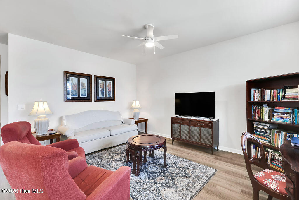 100556486 | Photo 16