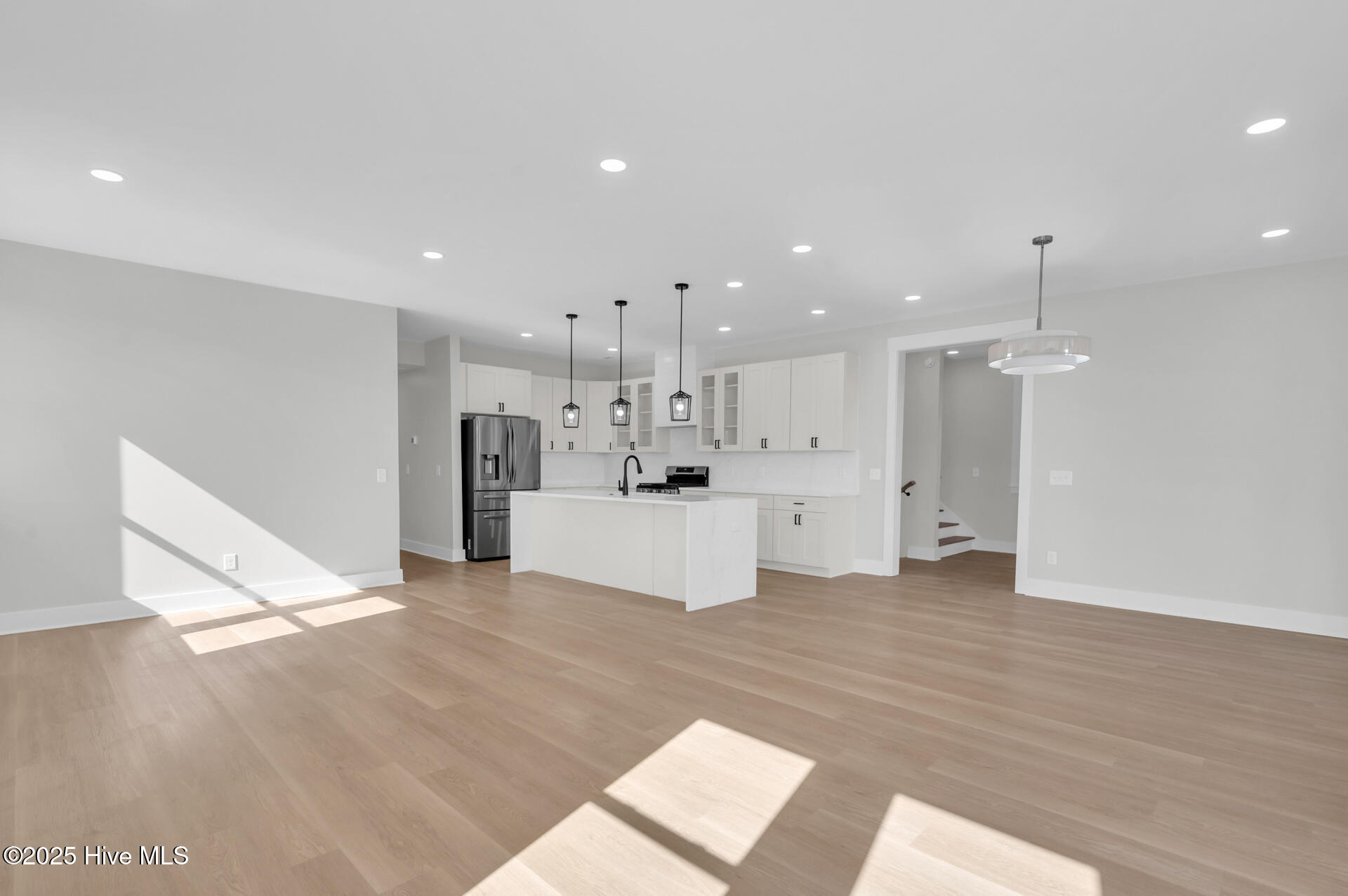 100540114 | Photo 12