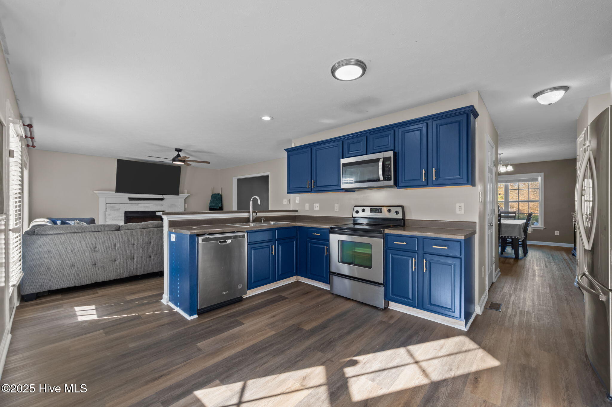 100545642 | Photo 13