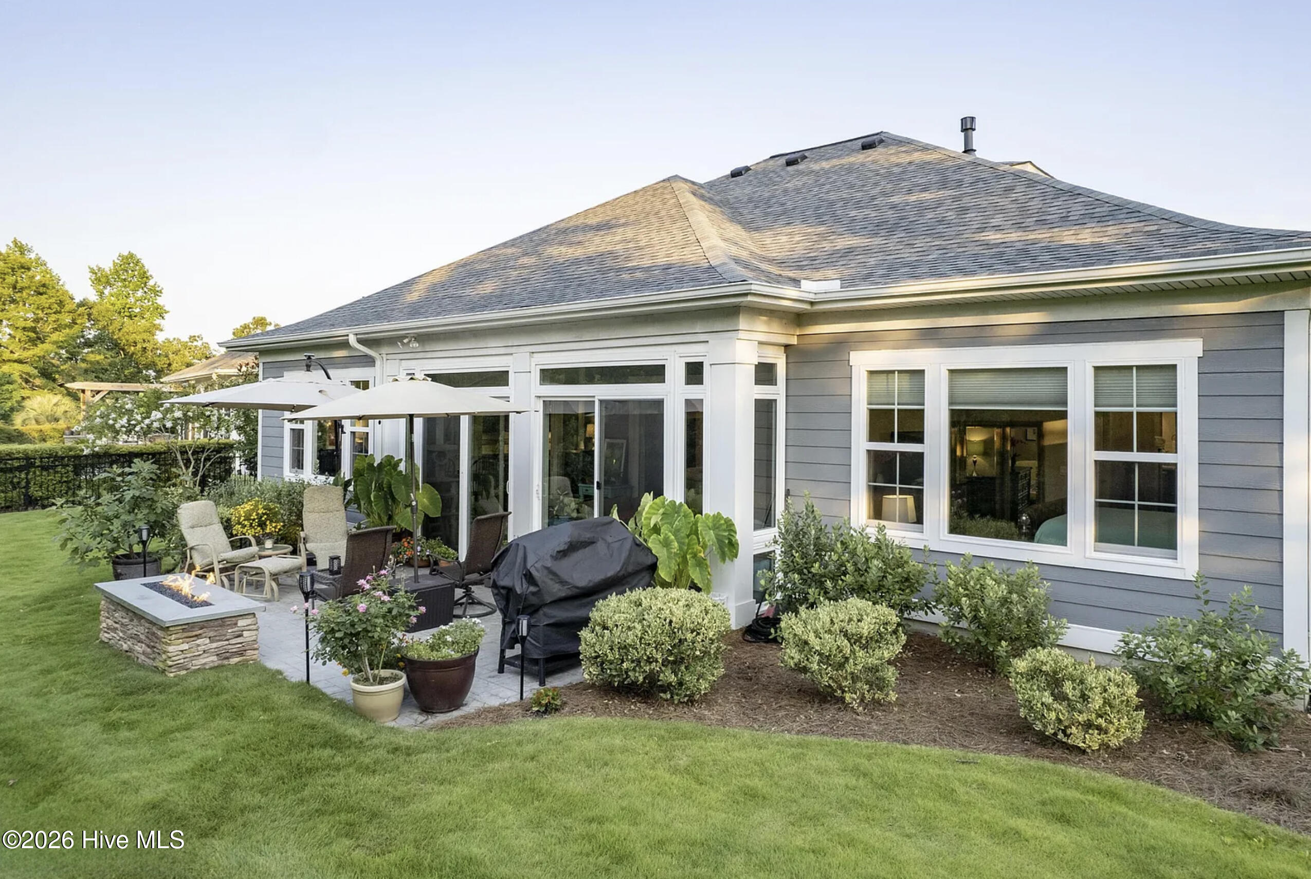 100563129 | Photo 41