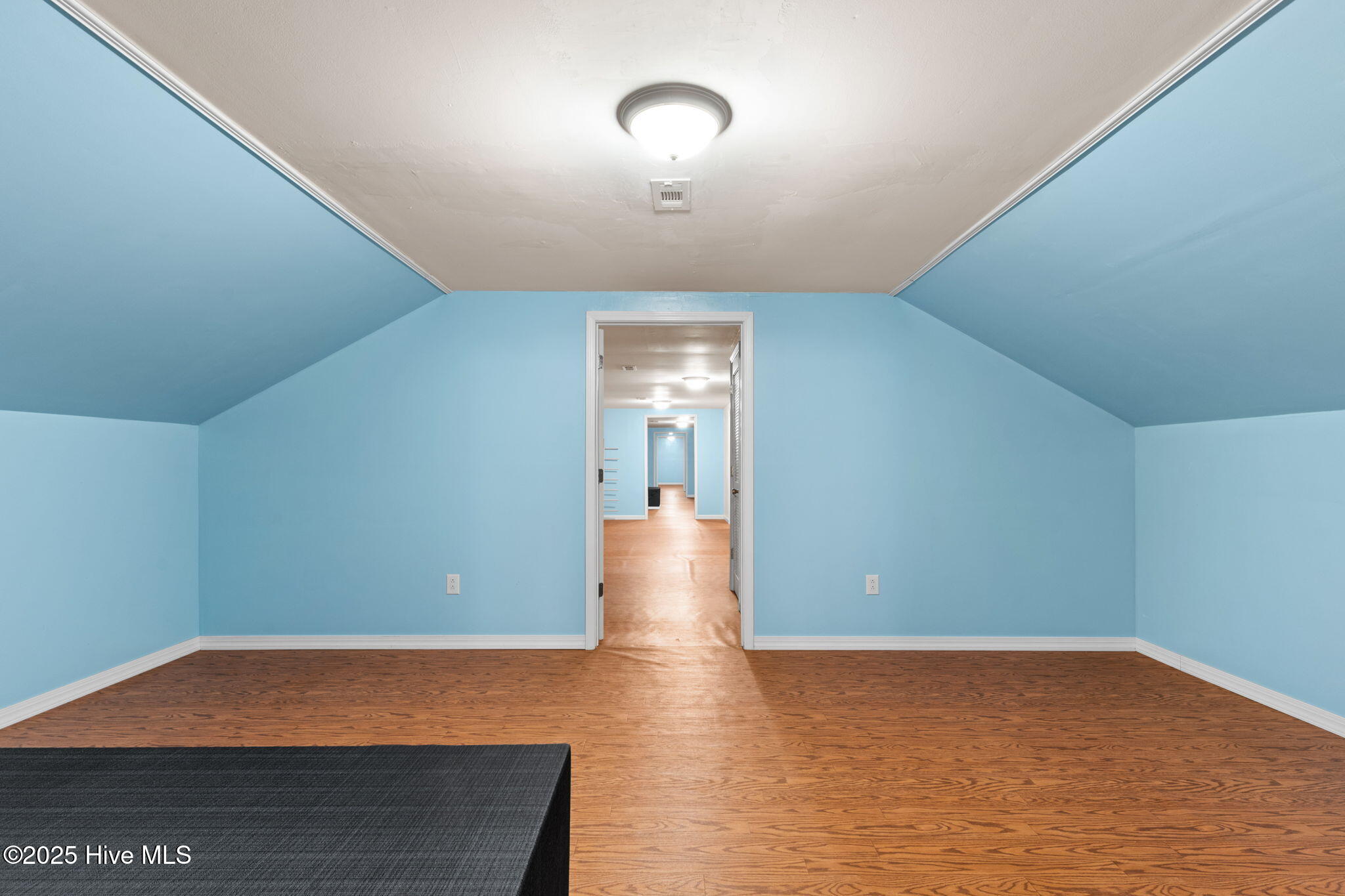 100526462 | Photo 53