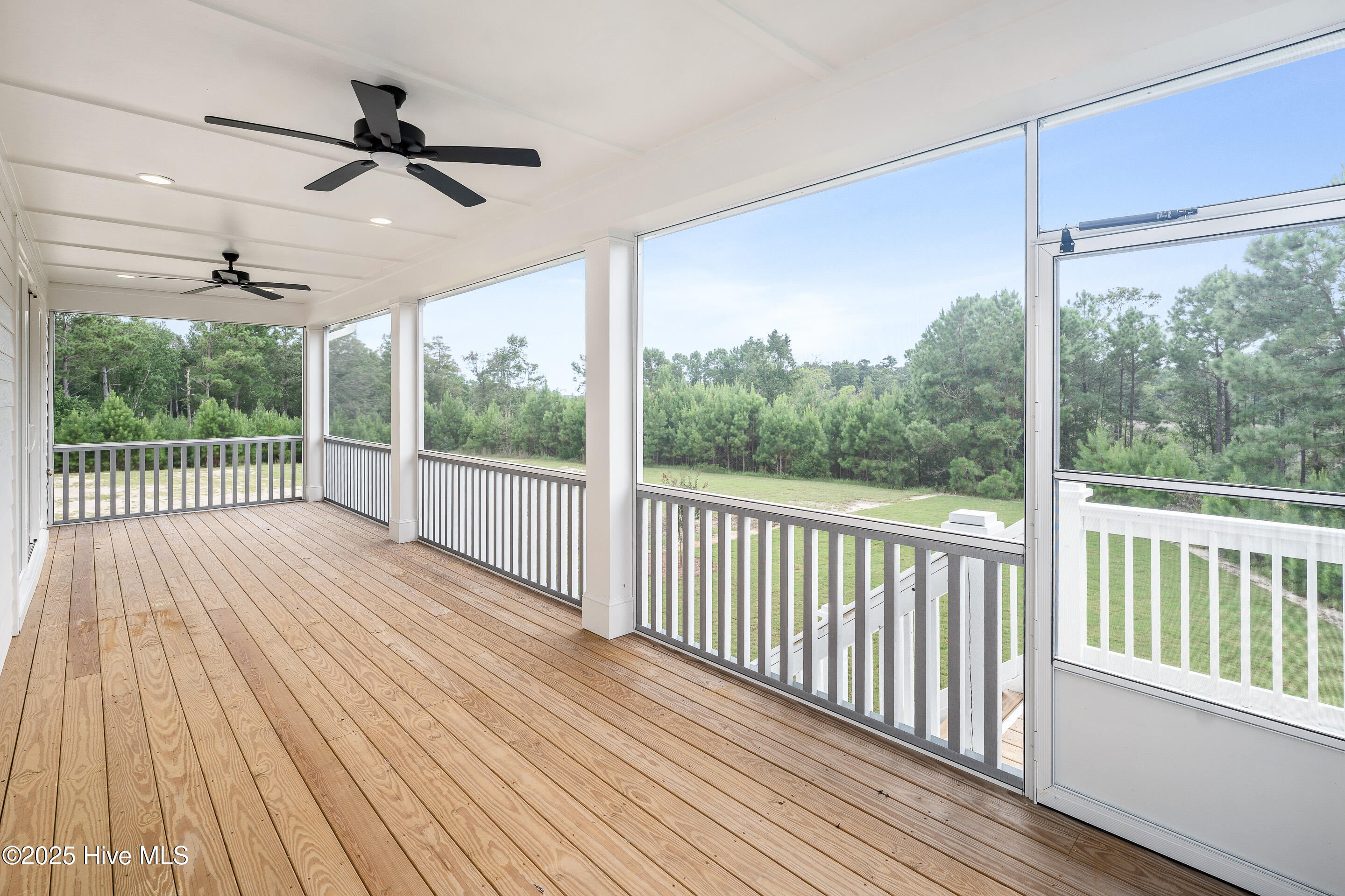 100552553 | Photo 25