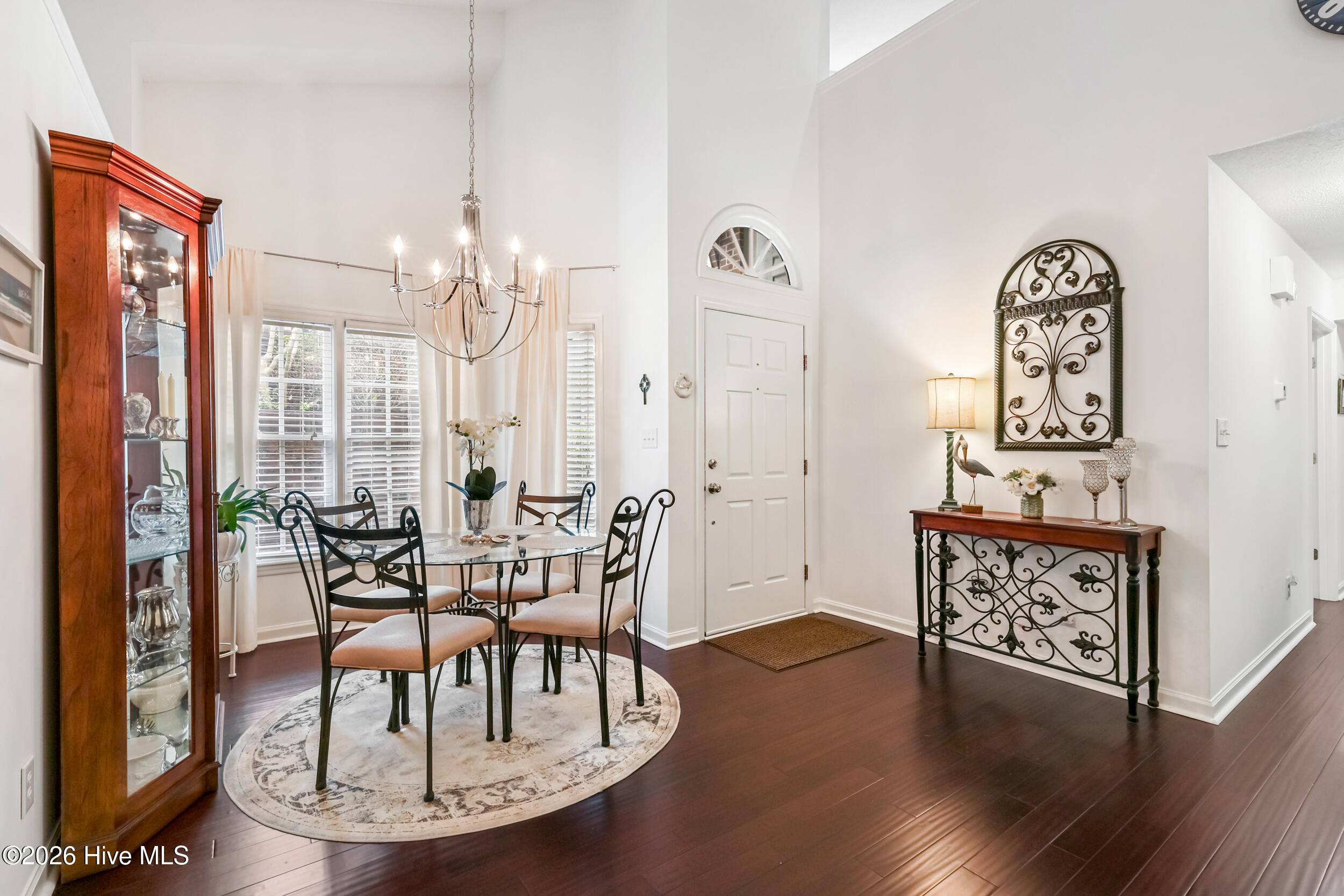 100557984 | Photo 12