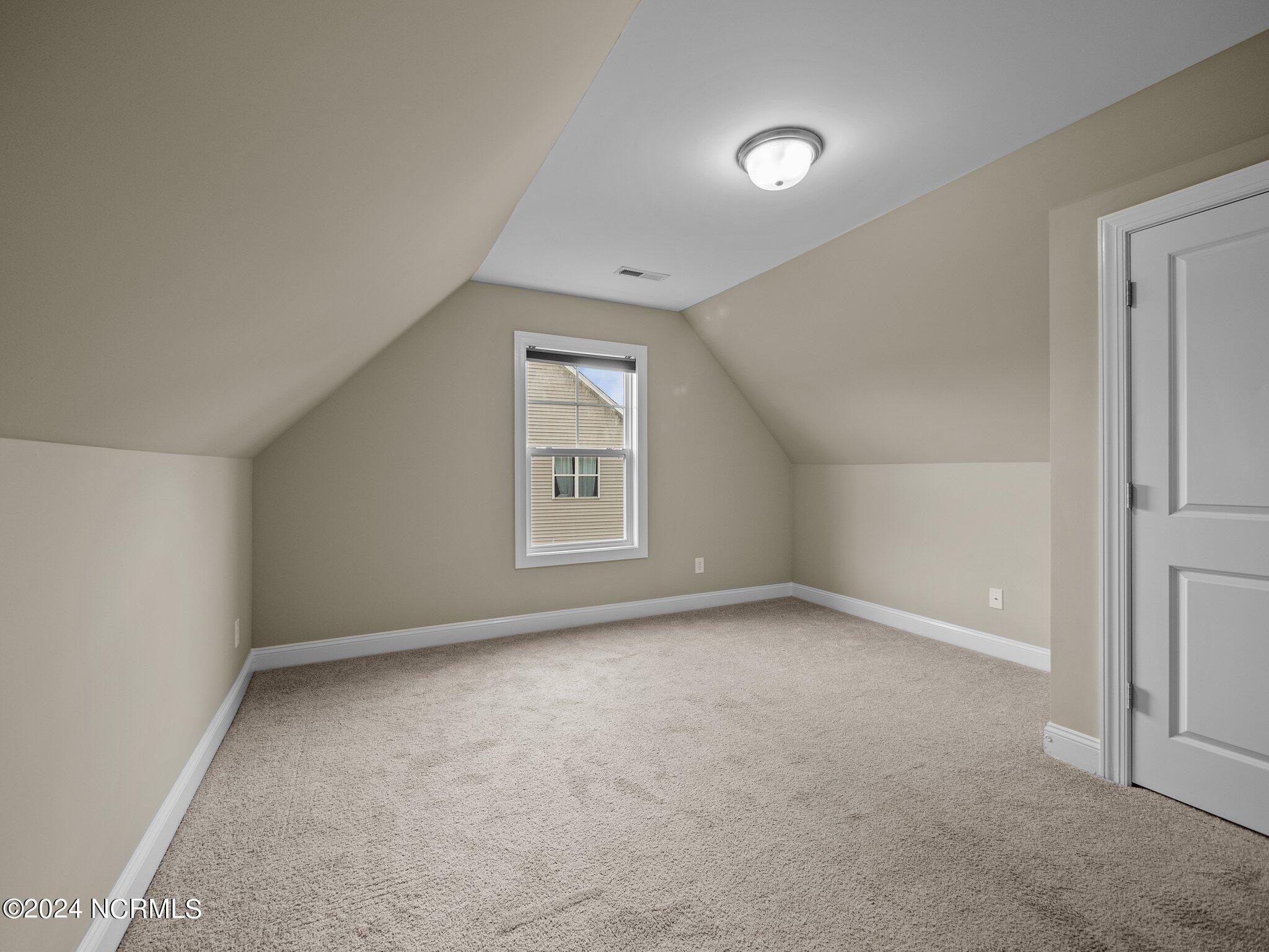 100557405 | Photo 27