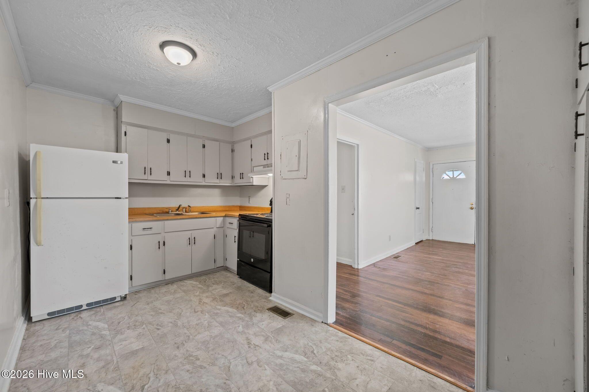 100562328 | Photo 26