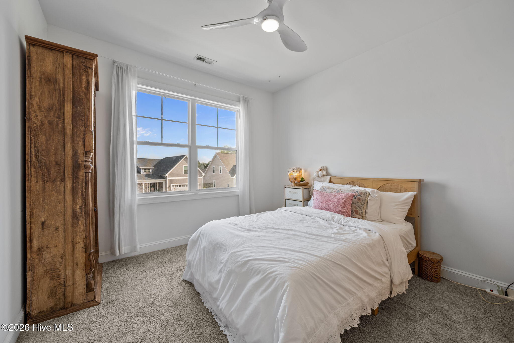 100566111 | Photo 33