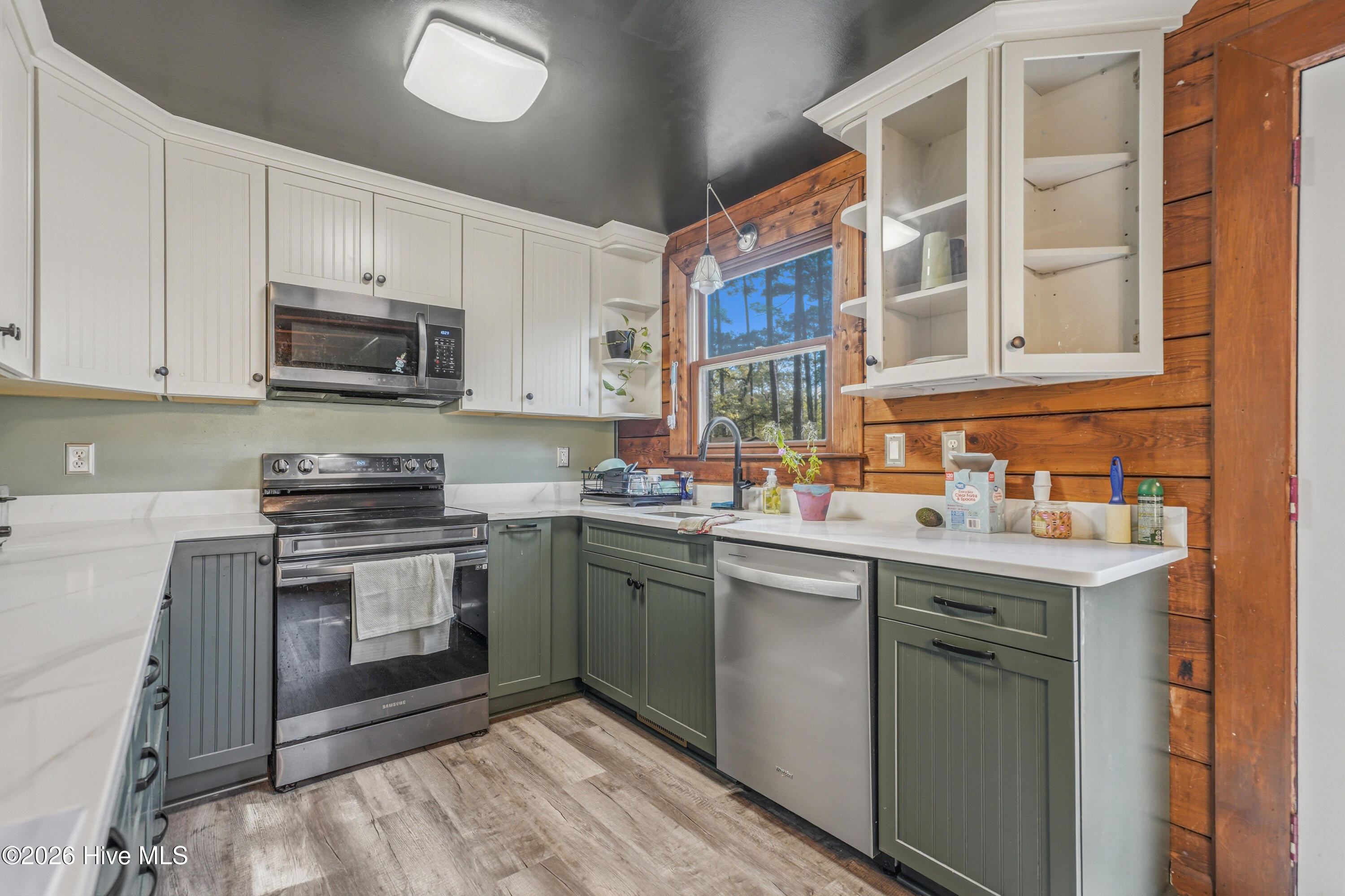 100566654 | Photo 23