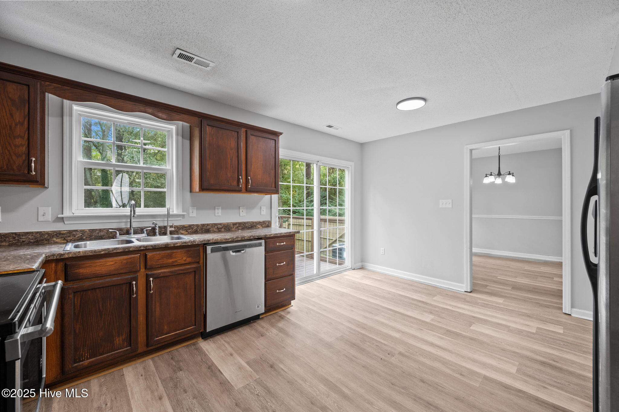 100565429 | Photo 10