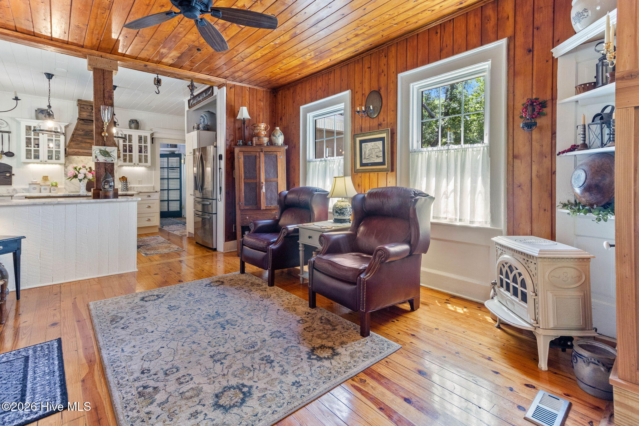 100554921 | Photo 47