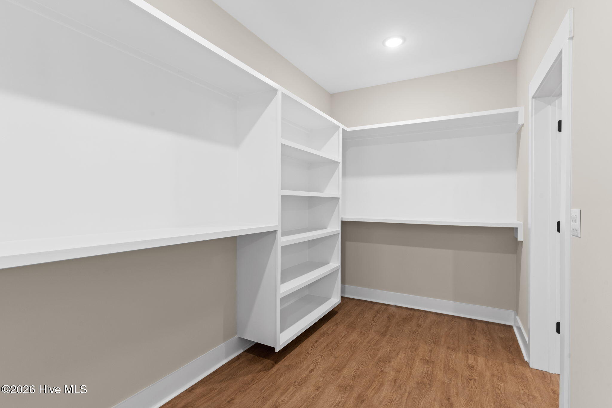 100558112 | Photo 30