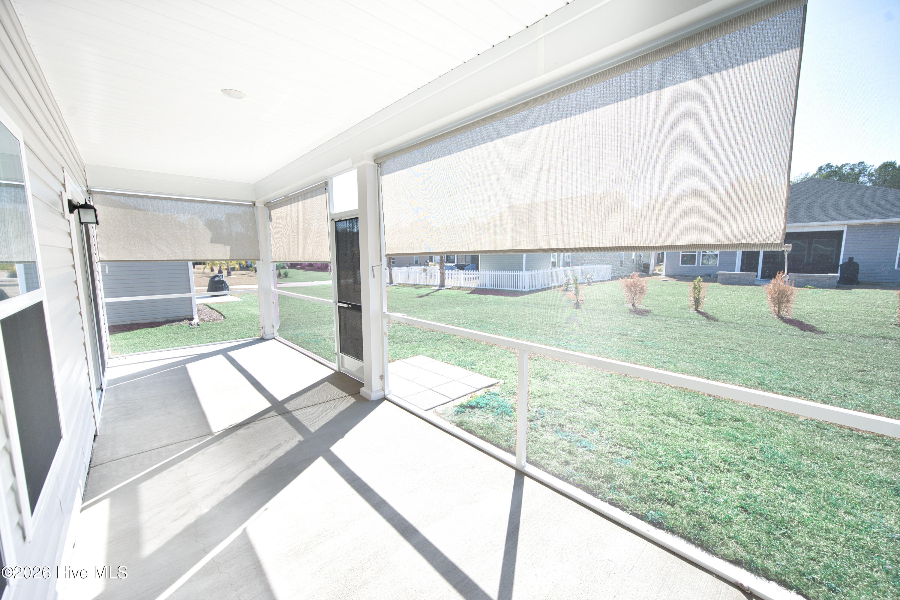 100559386 | Photo 44