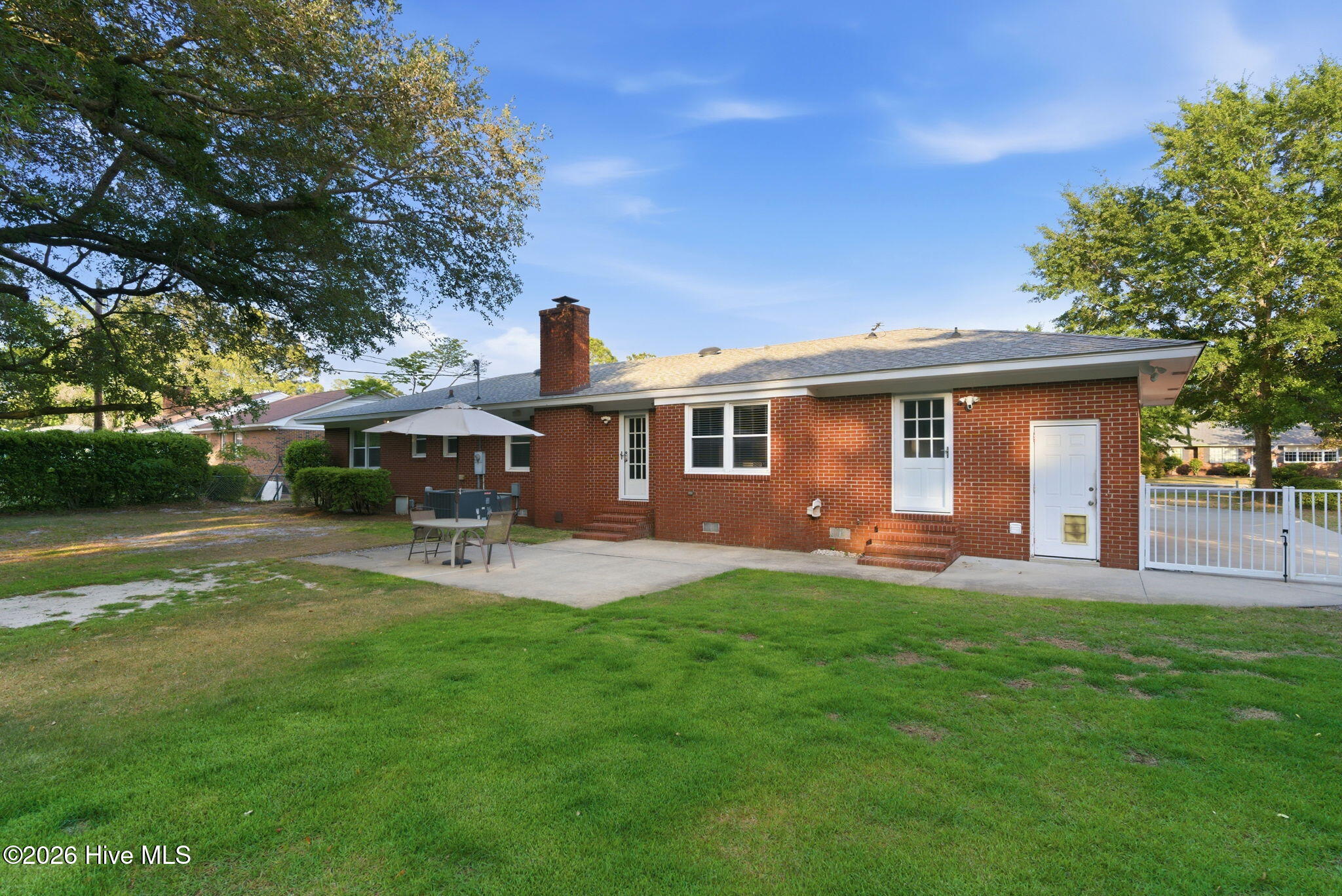 100569519 | Photo 38