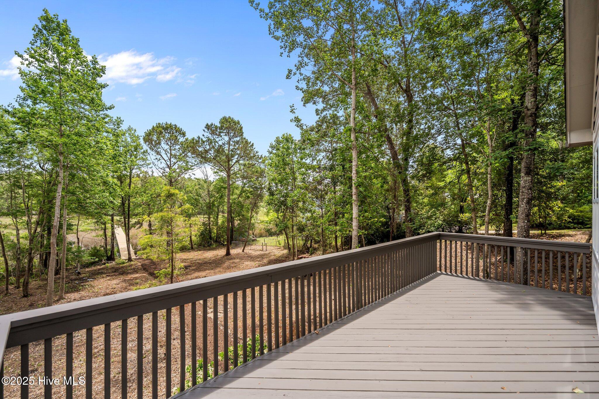 100519960 | Photo 15