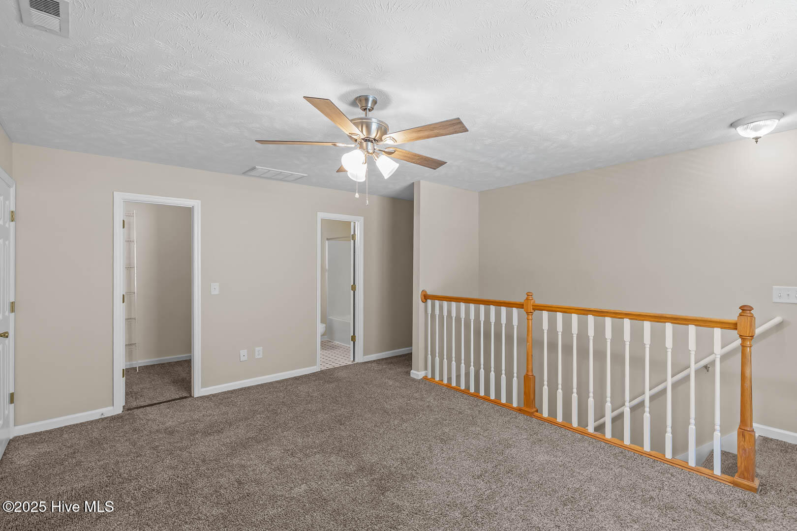 100538607 | Photo 29