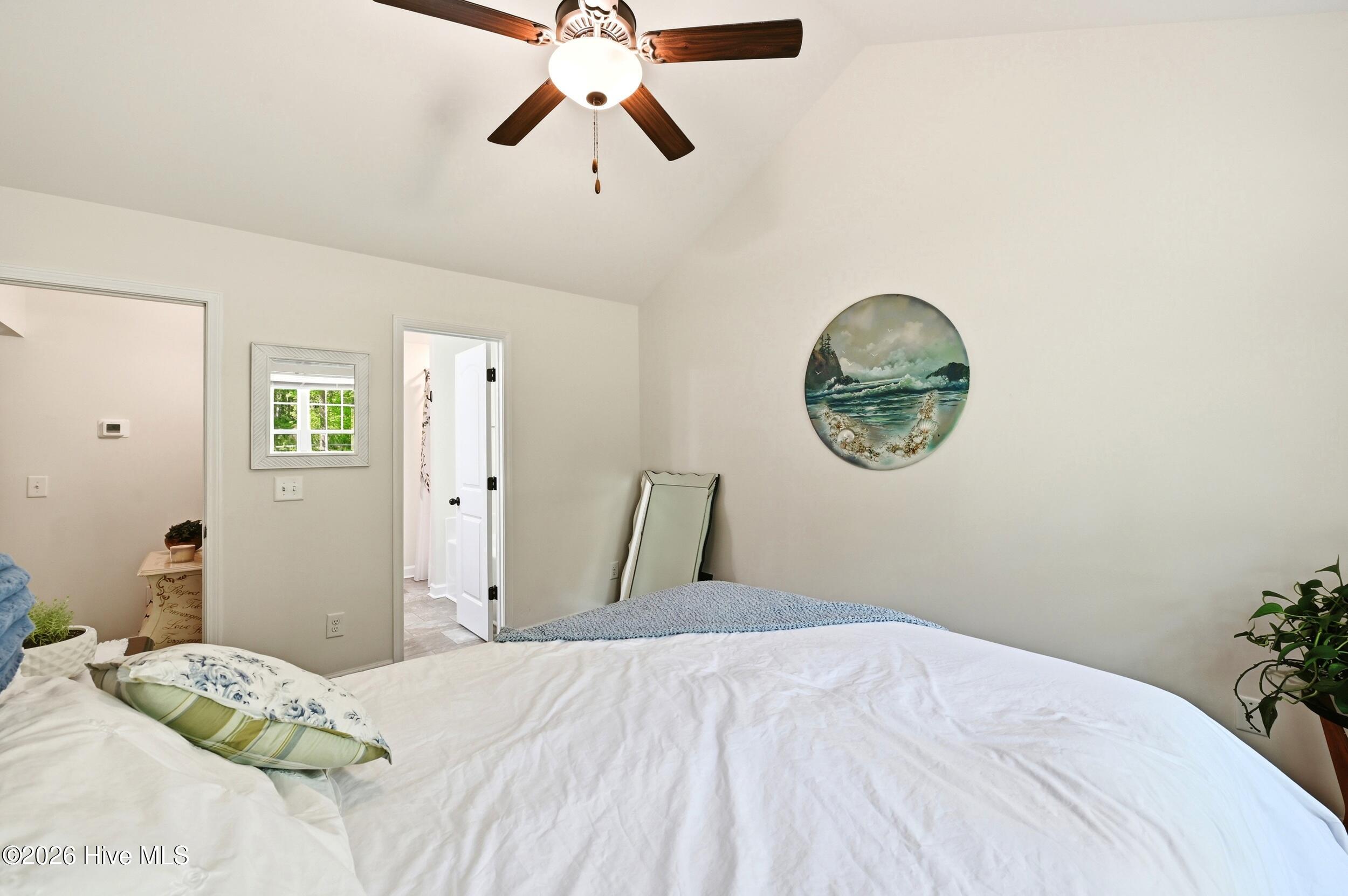 100568346 | Photo 21