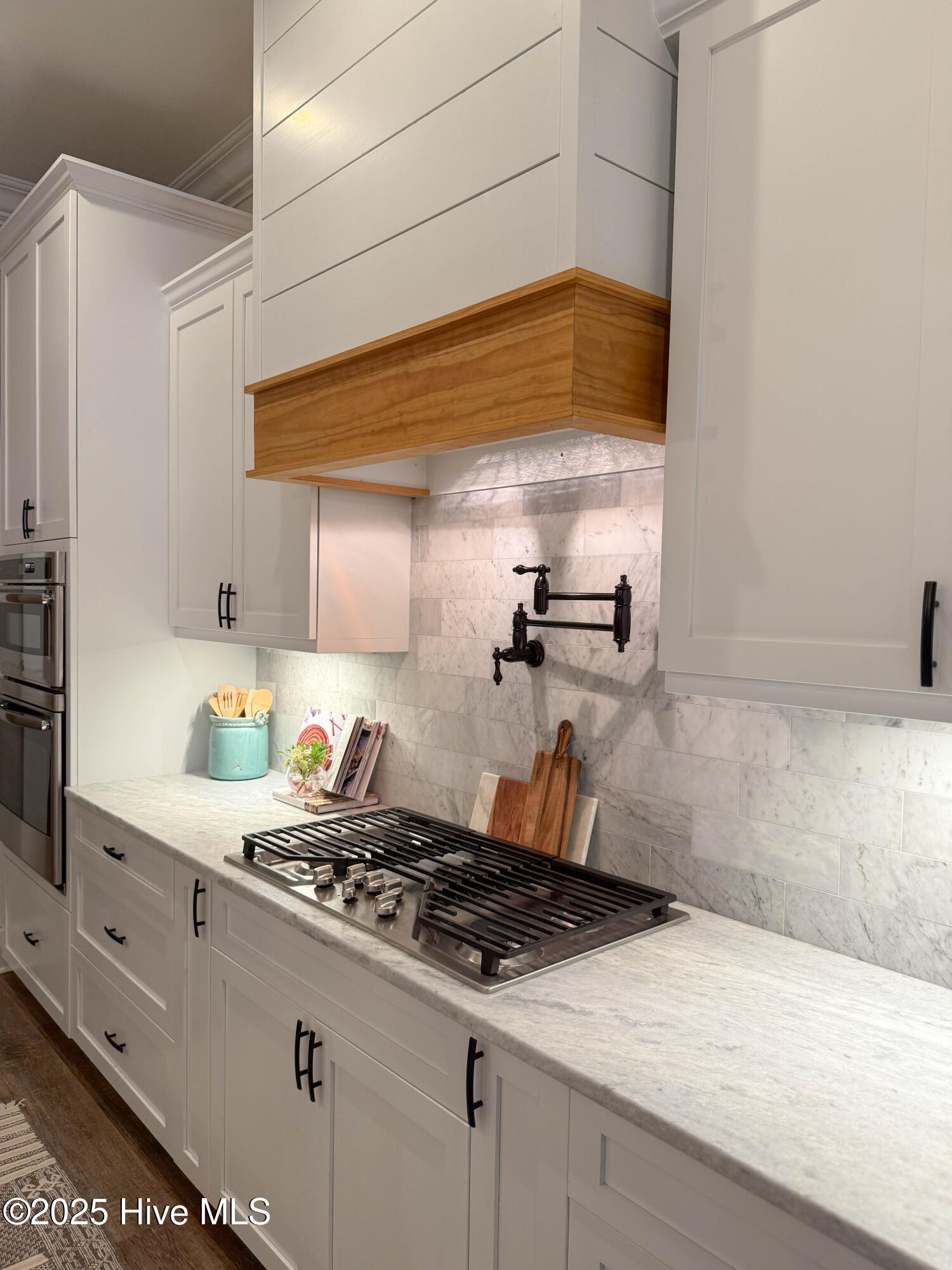 100556308 | Photo 21