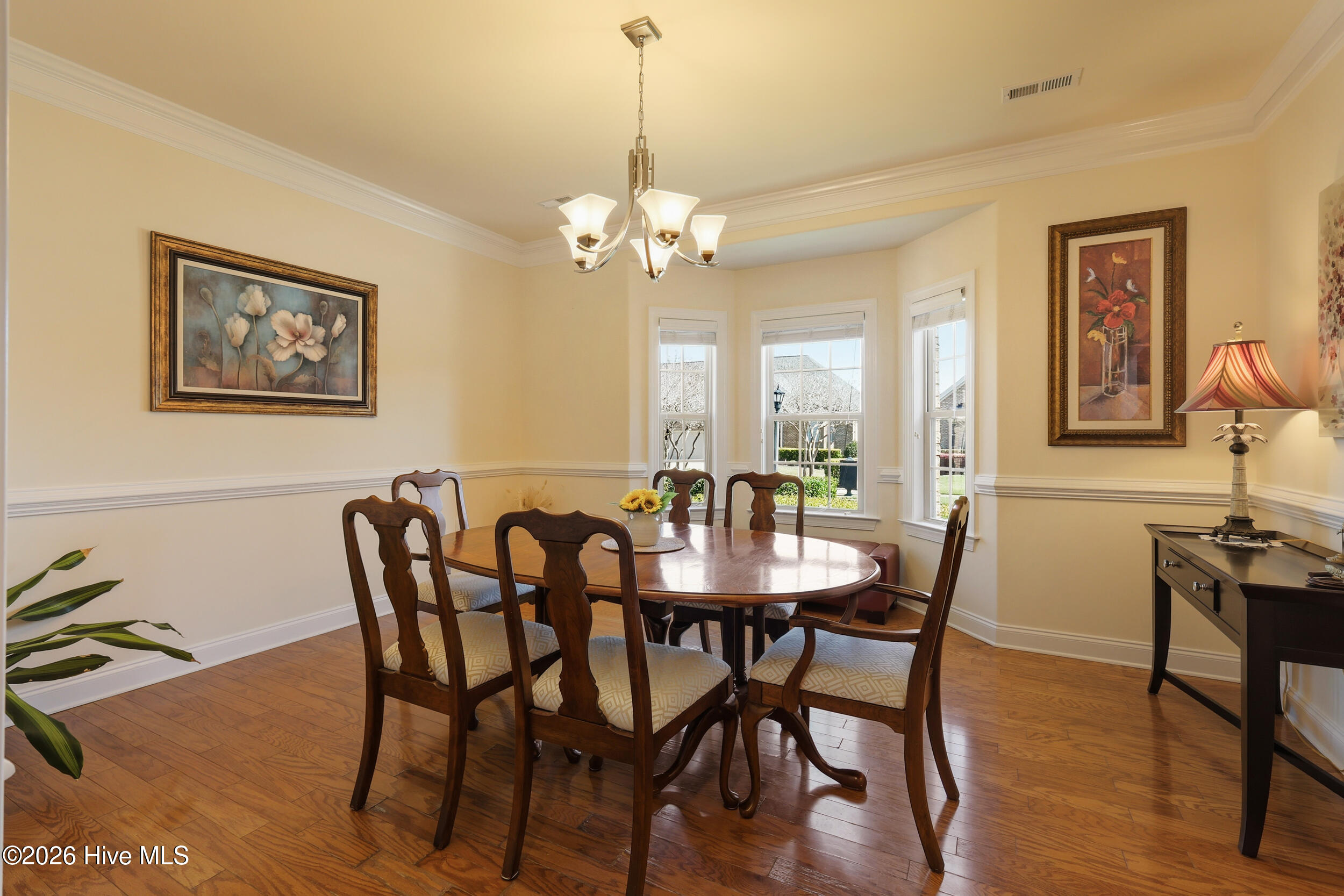 100561183 | Photo 22