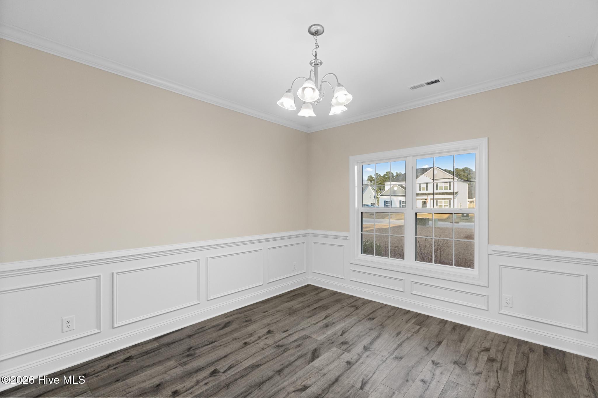 100560656 | Photo 11