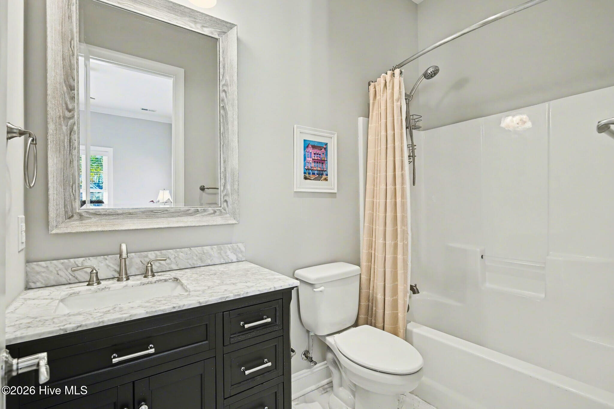 100549590 | Photo 36