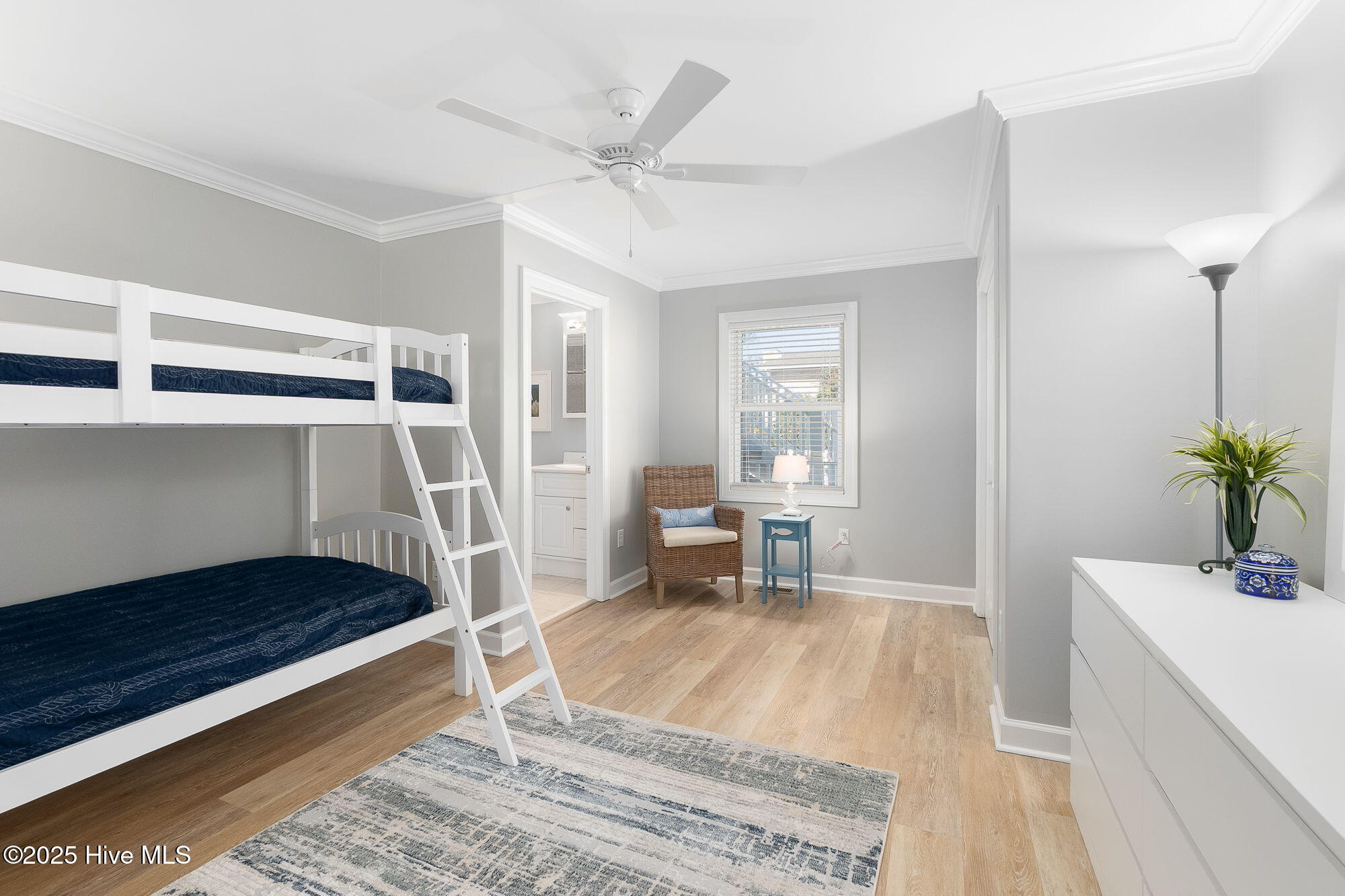 100544020 | Photo 27