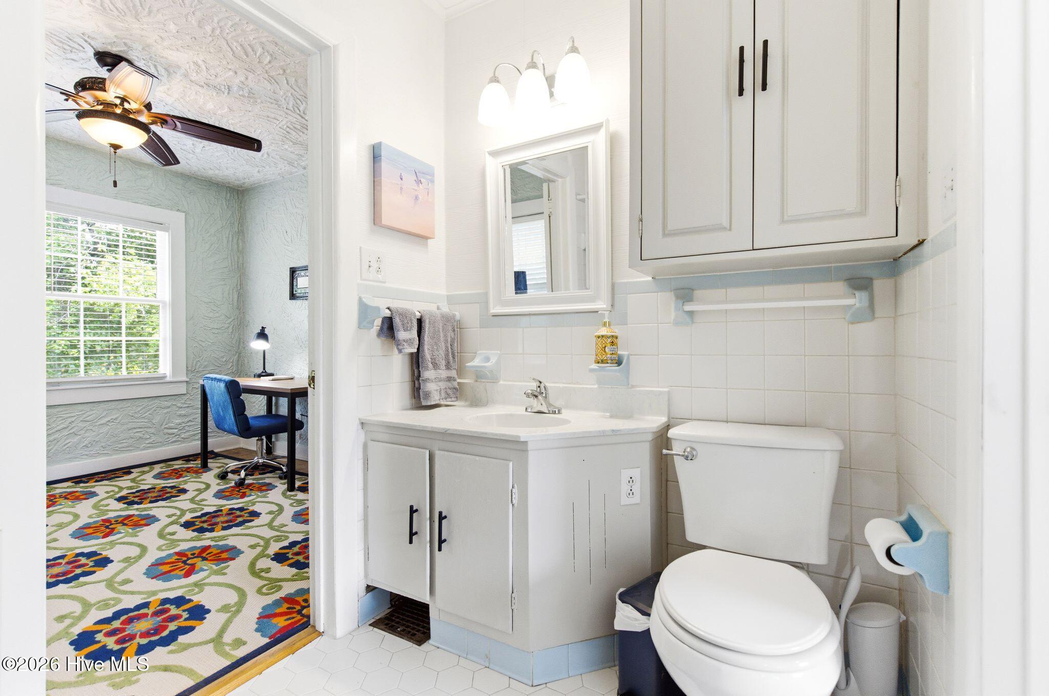 100565757 | Photo 30