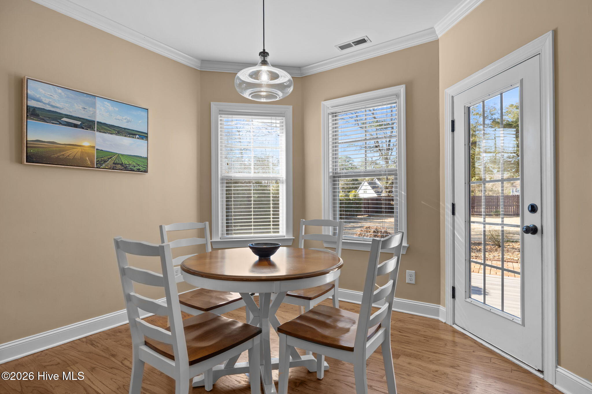 100549761 | Photo 14