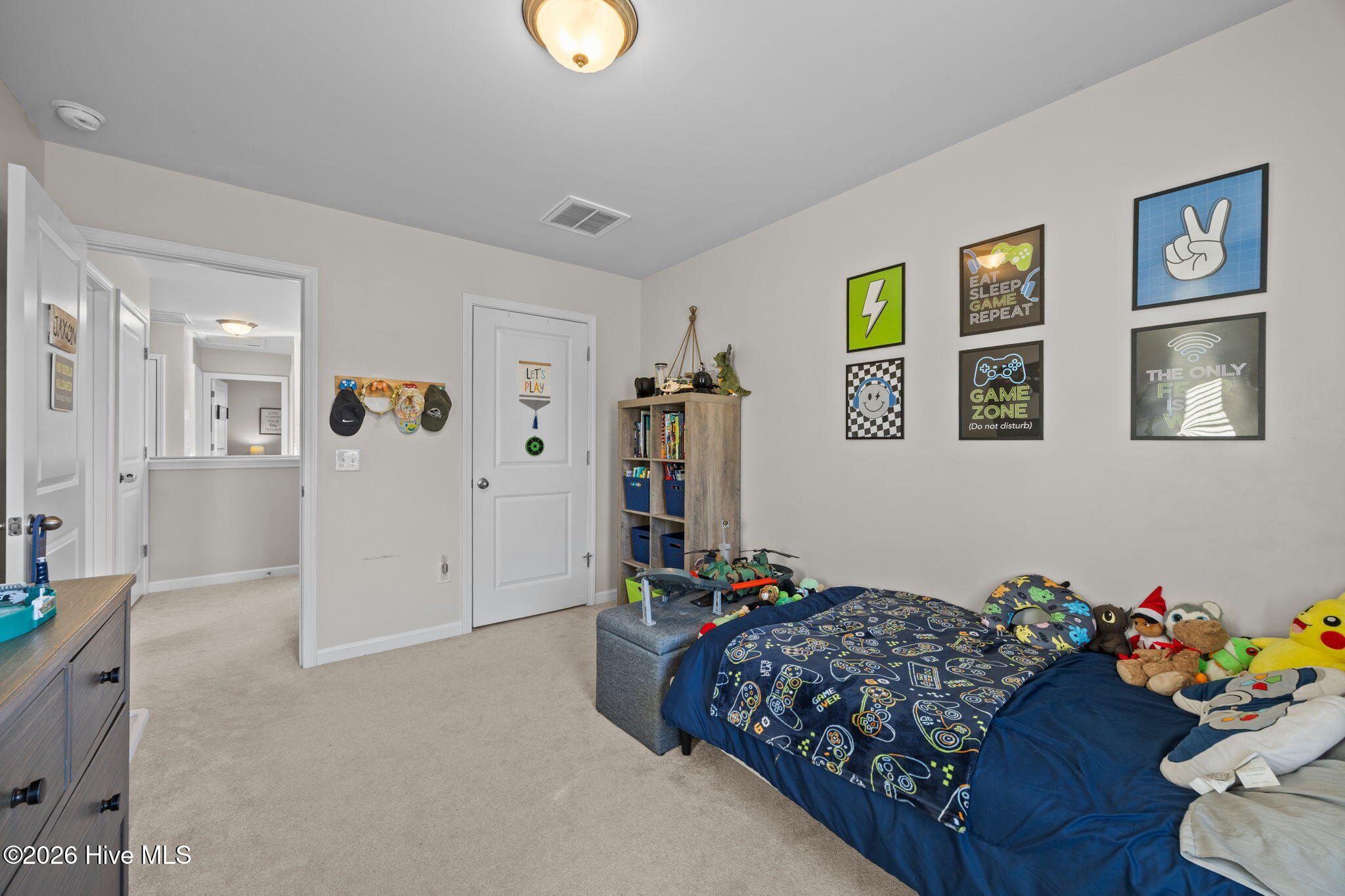 100549295 | Photo 26