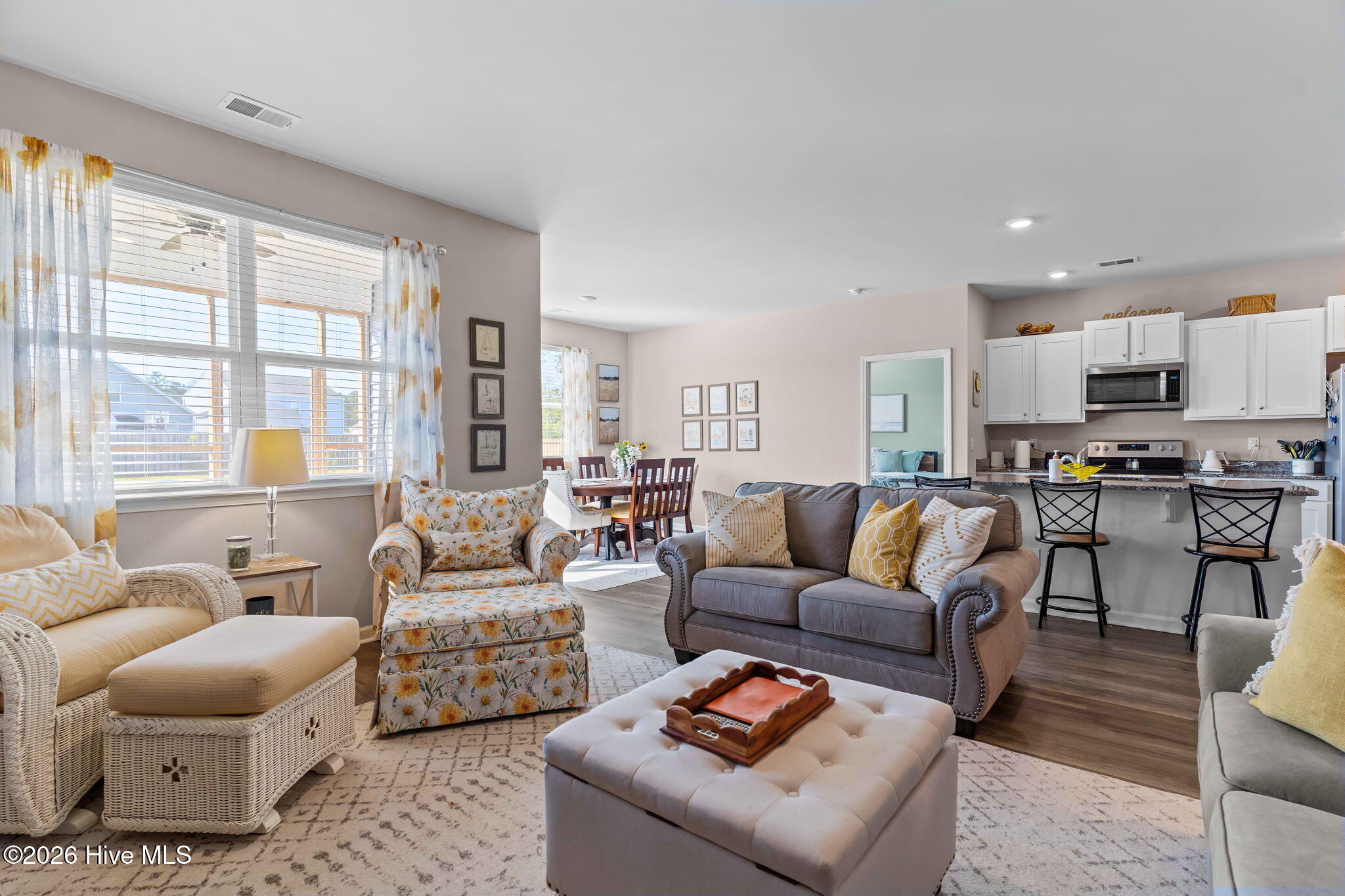 100569205 | Photo 18