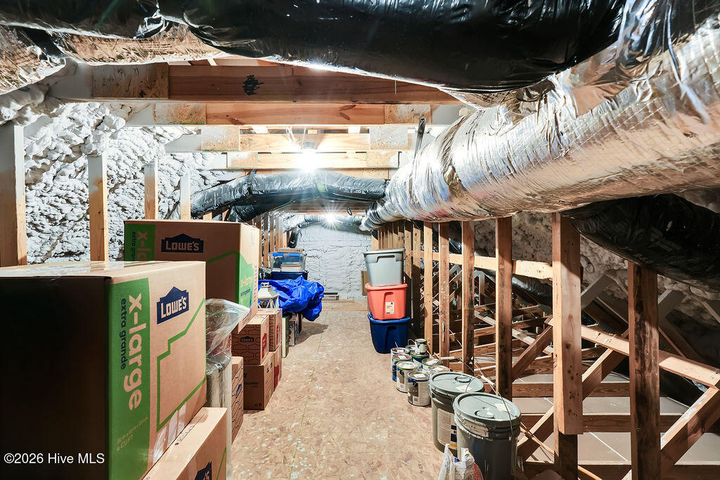 100564545 | Photo 36