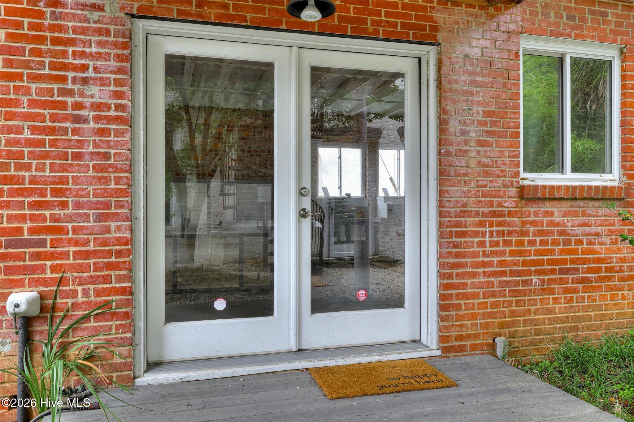144 Fairfield entrance