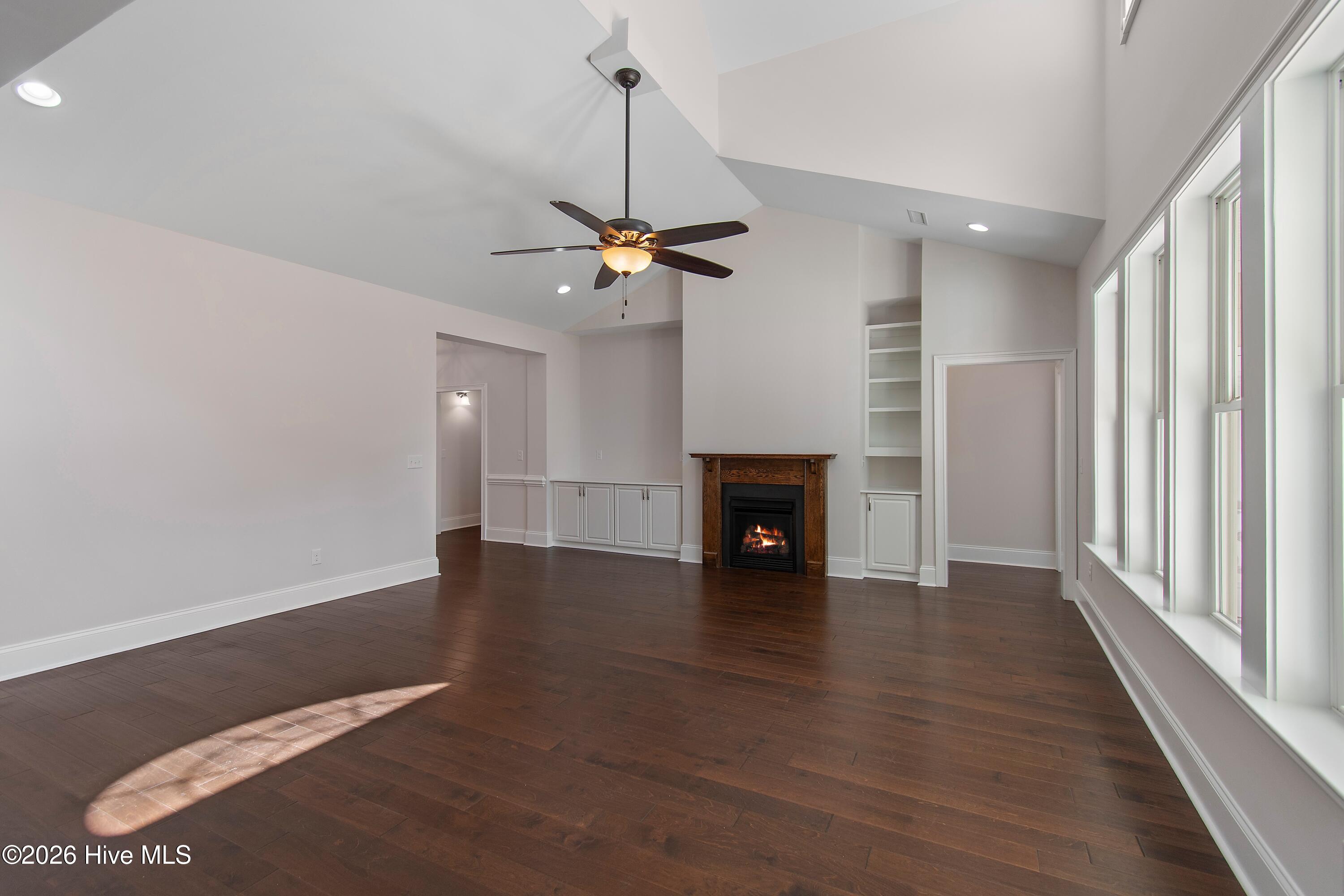 100556573 | Photo 30