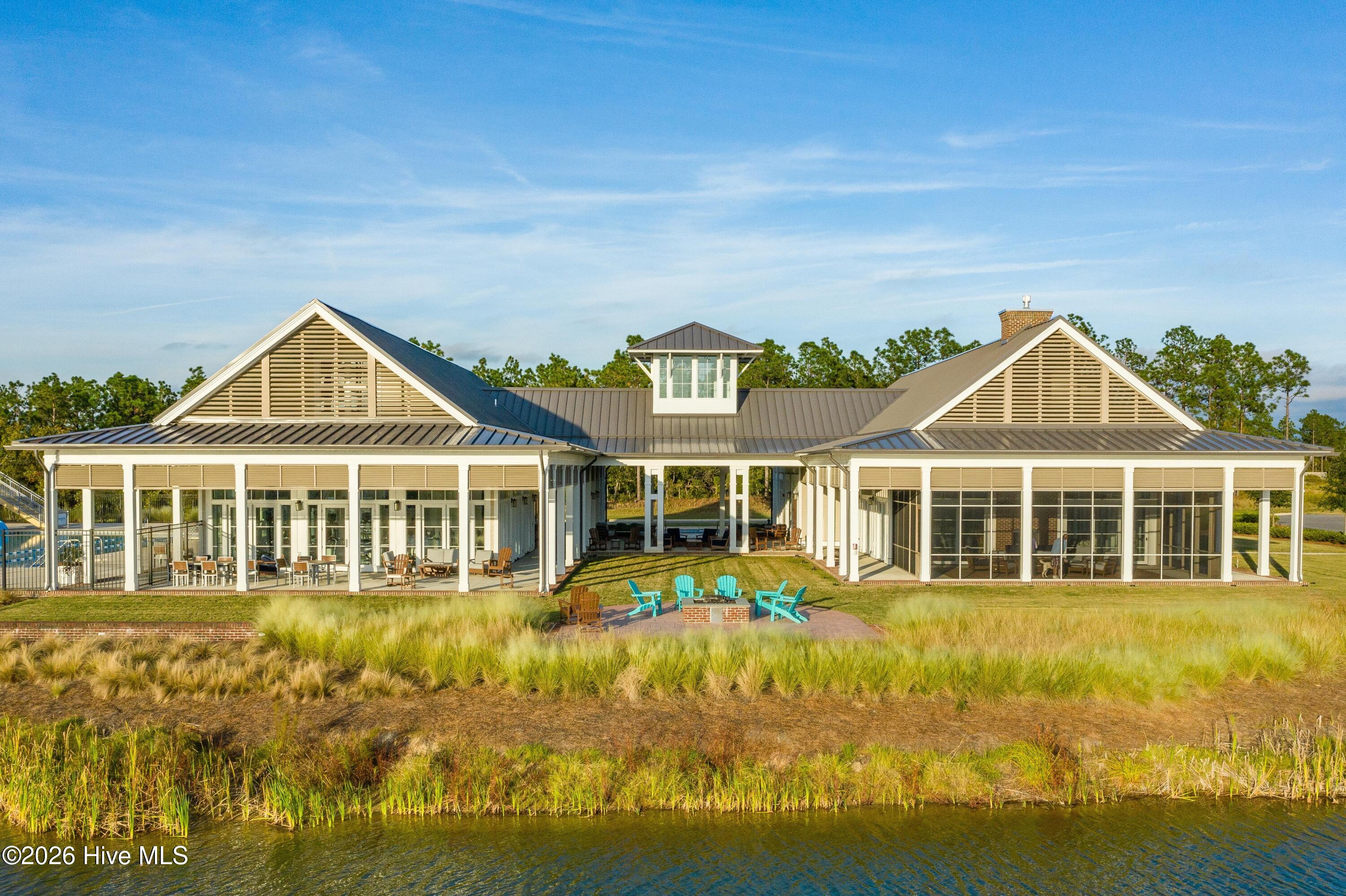 100569127 | Photo 50