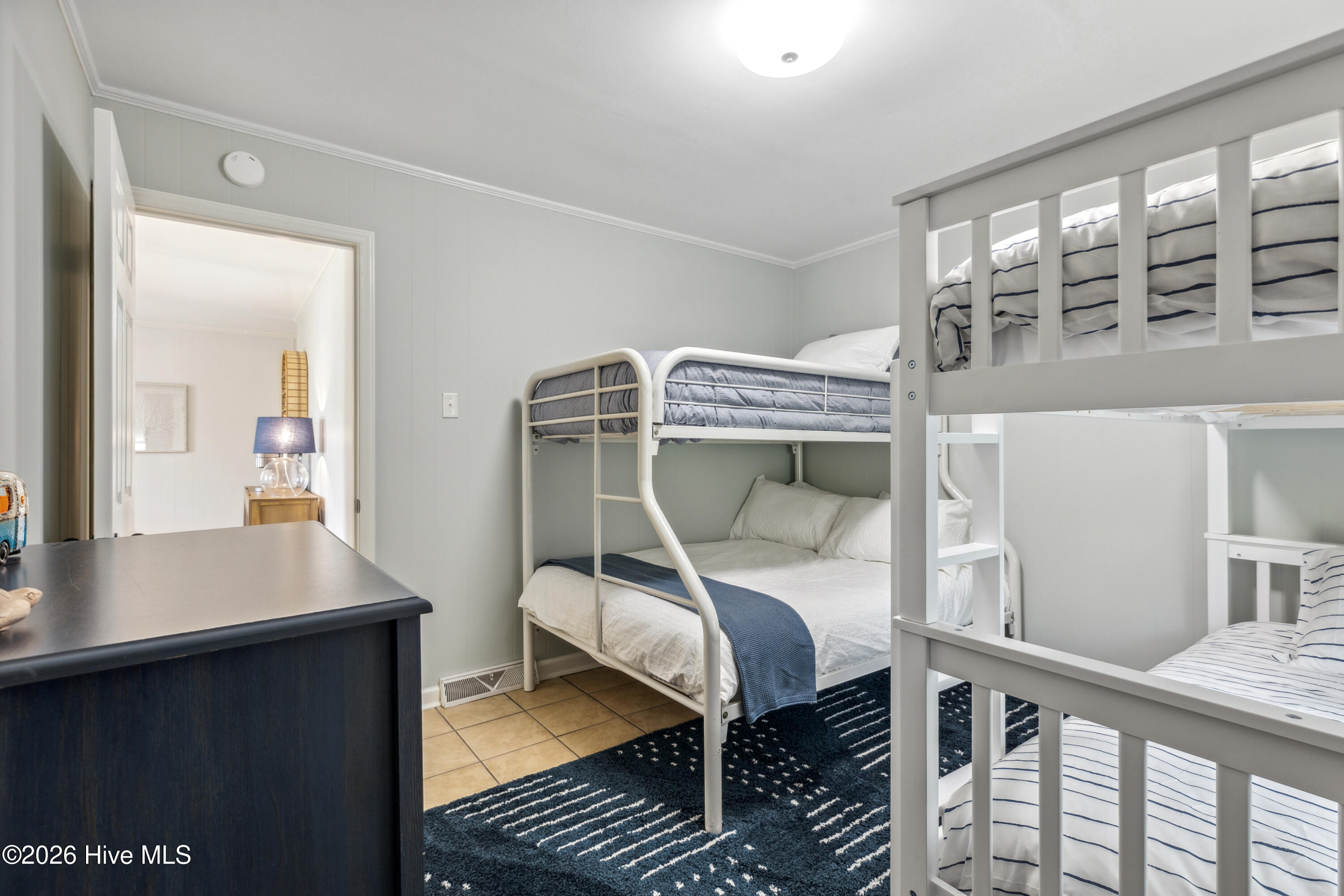 100569125 | Photo 36