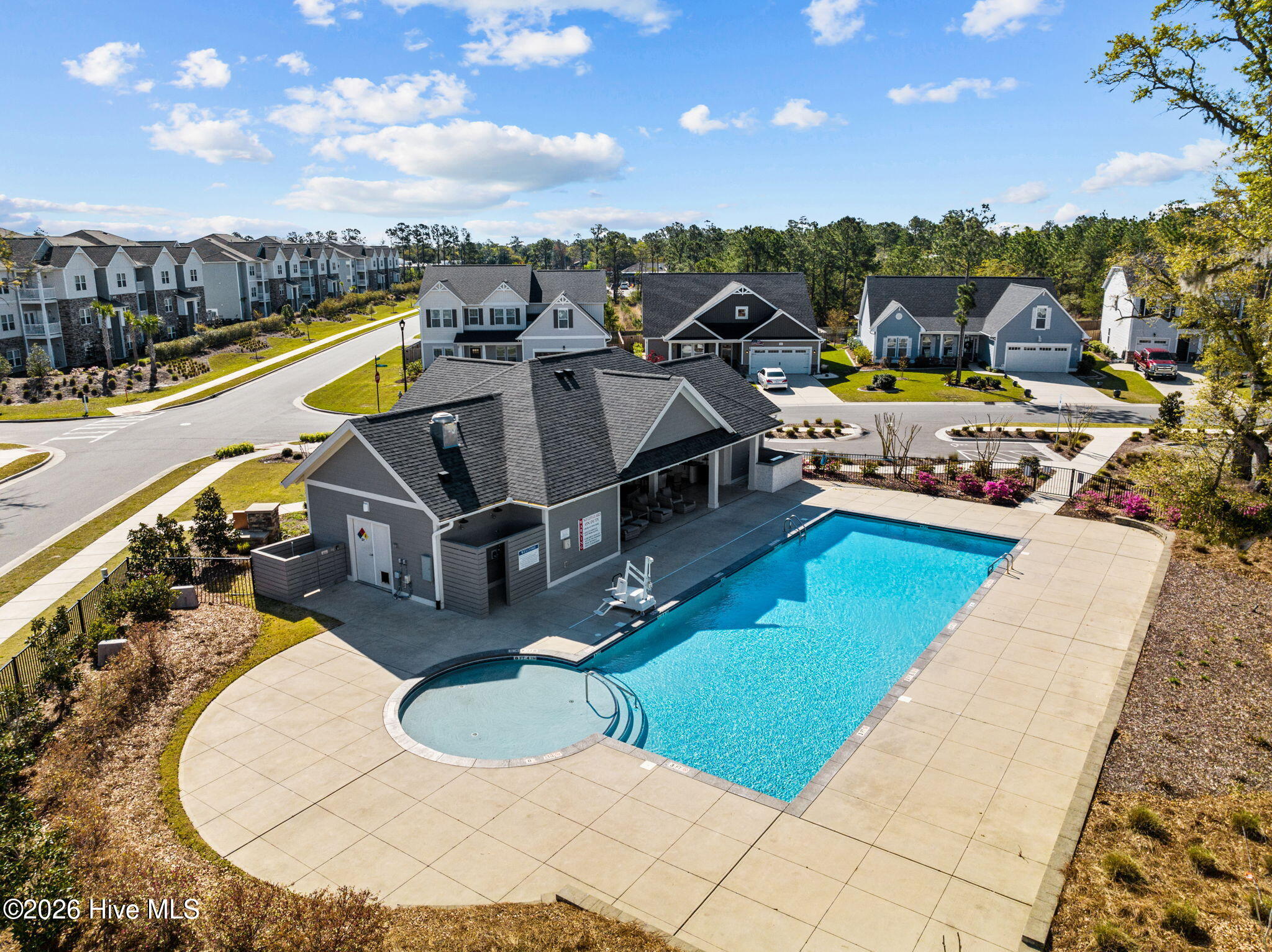 100557383 | Photo 54