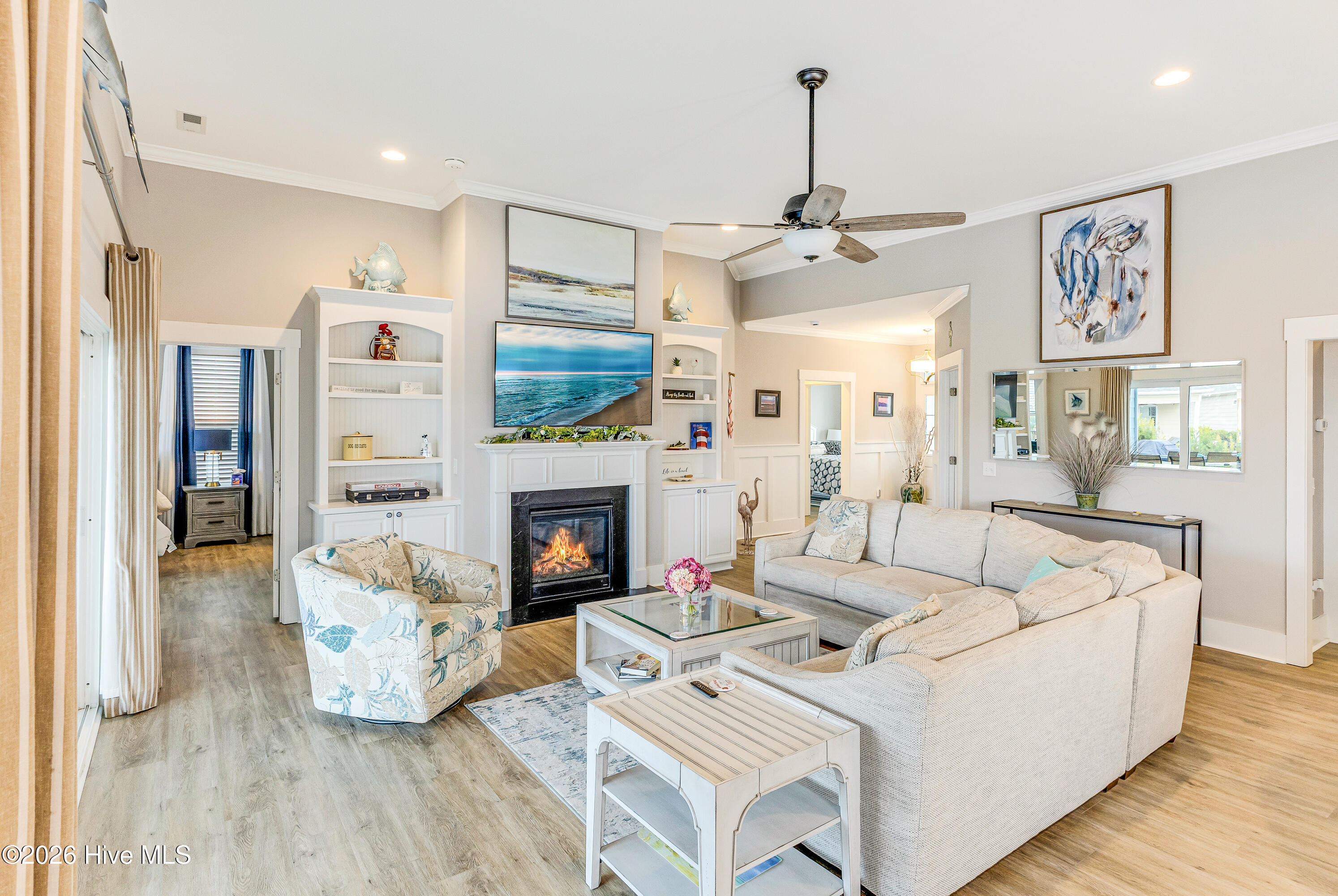 100555586 | Photo 11