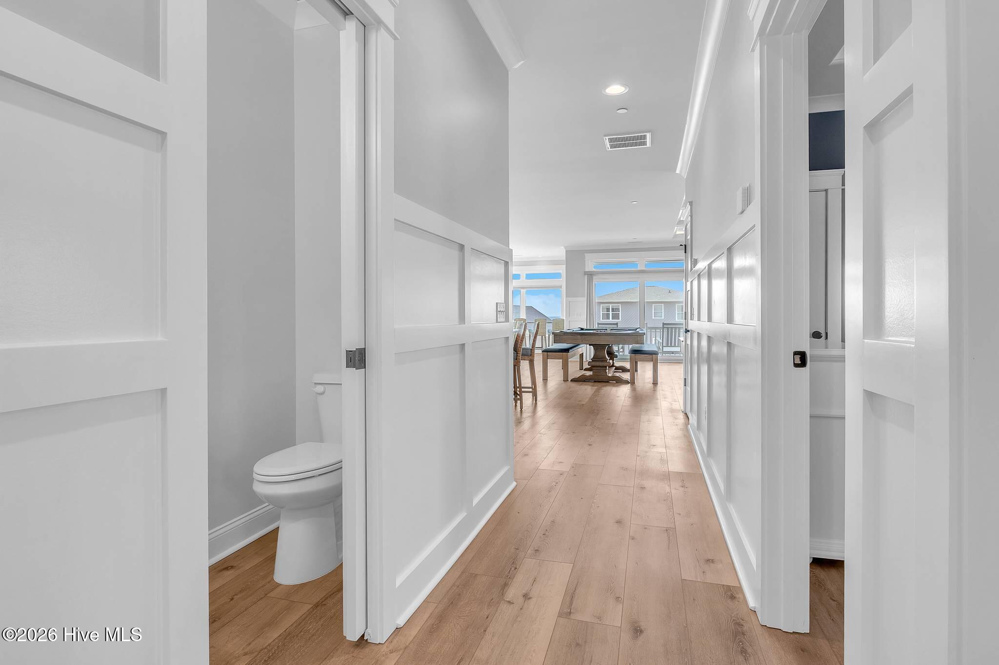 100558345 | Photo 95