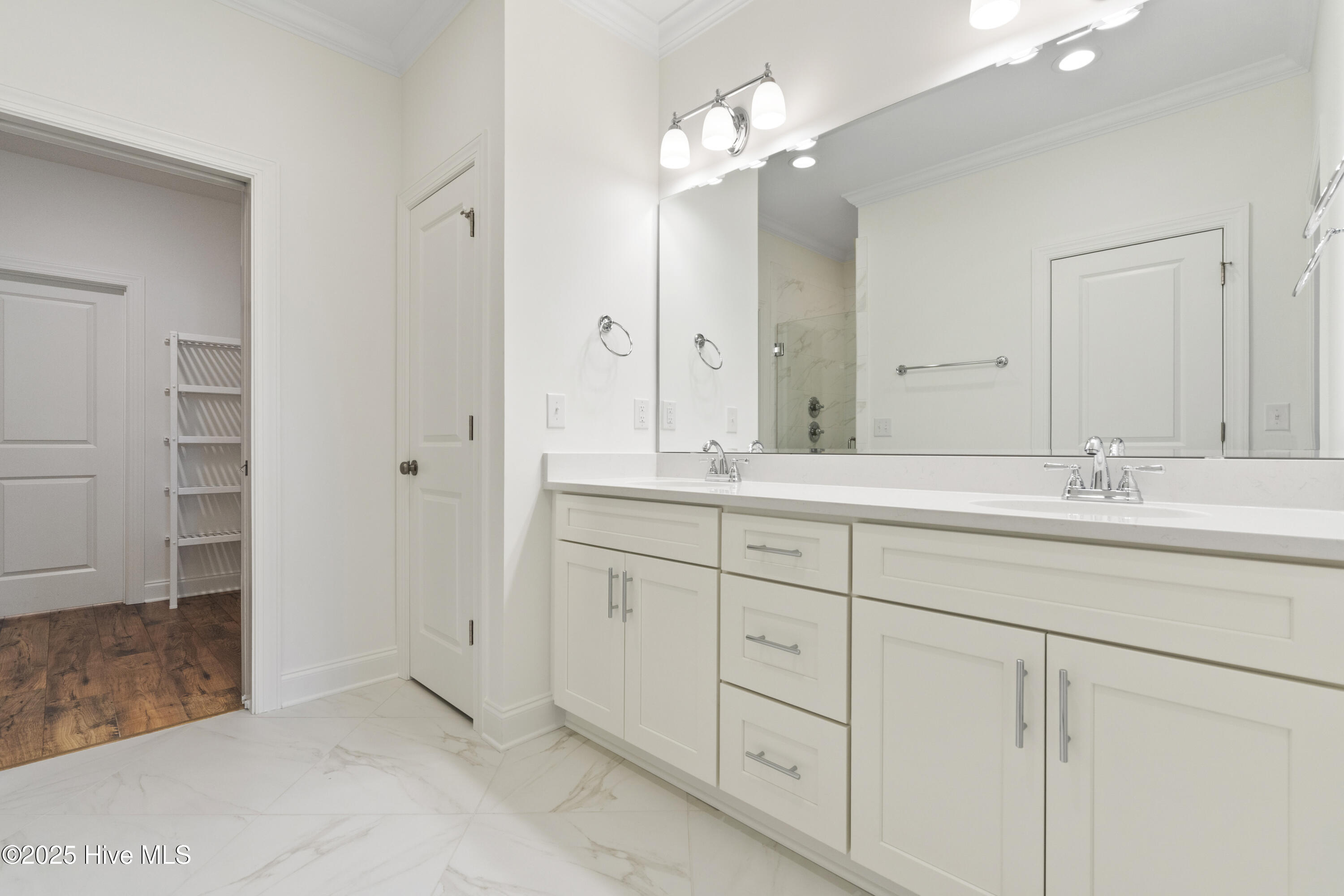 100537559 | Photo 27