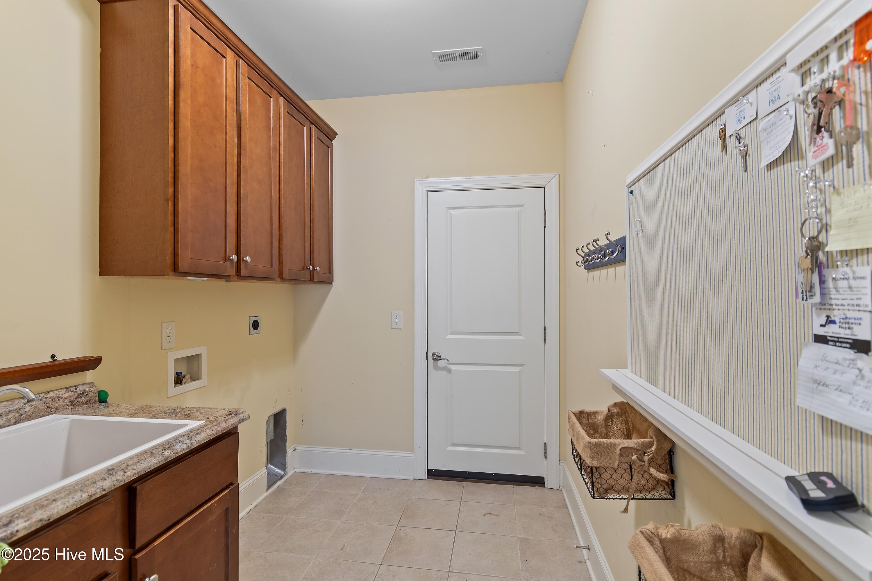 100540174 | Photo 19