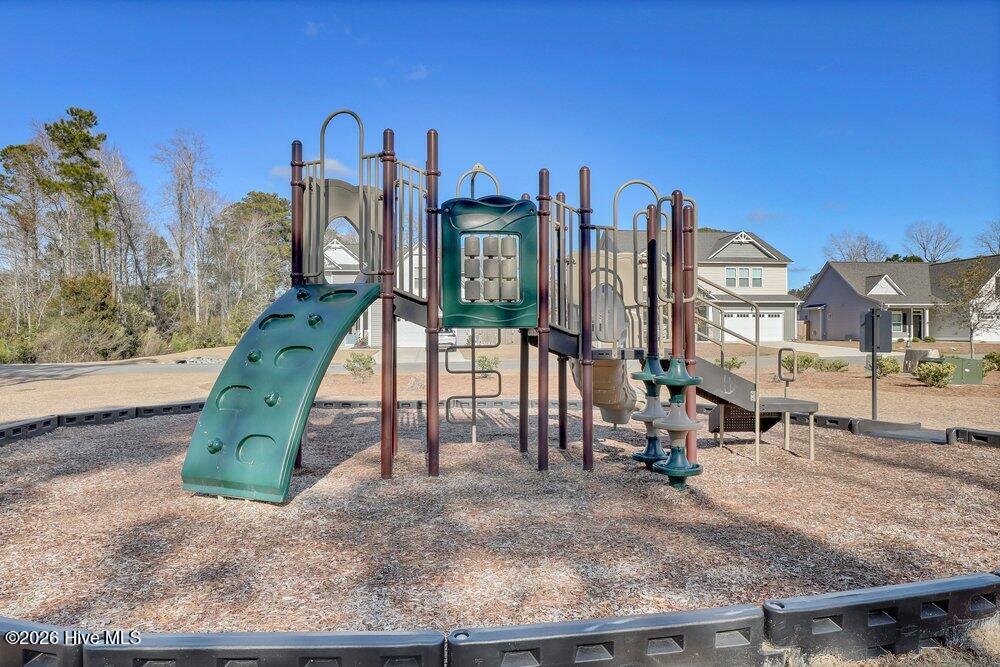 100558319 | Photo 50