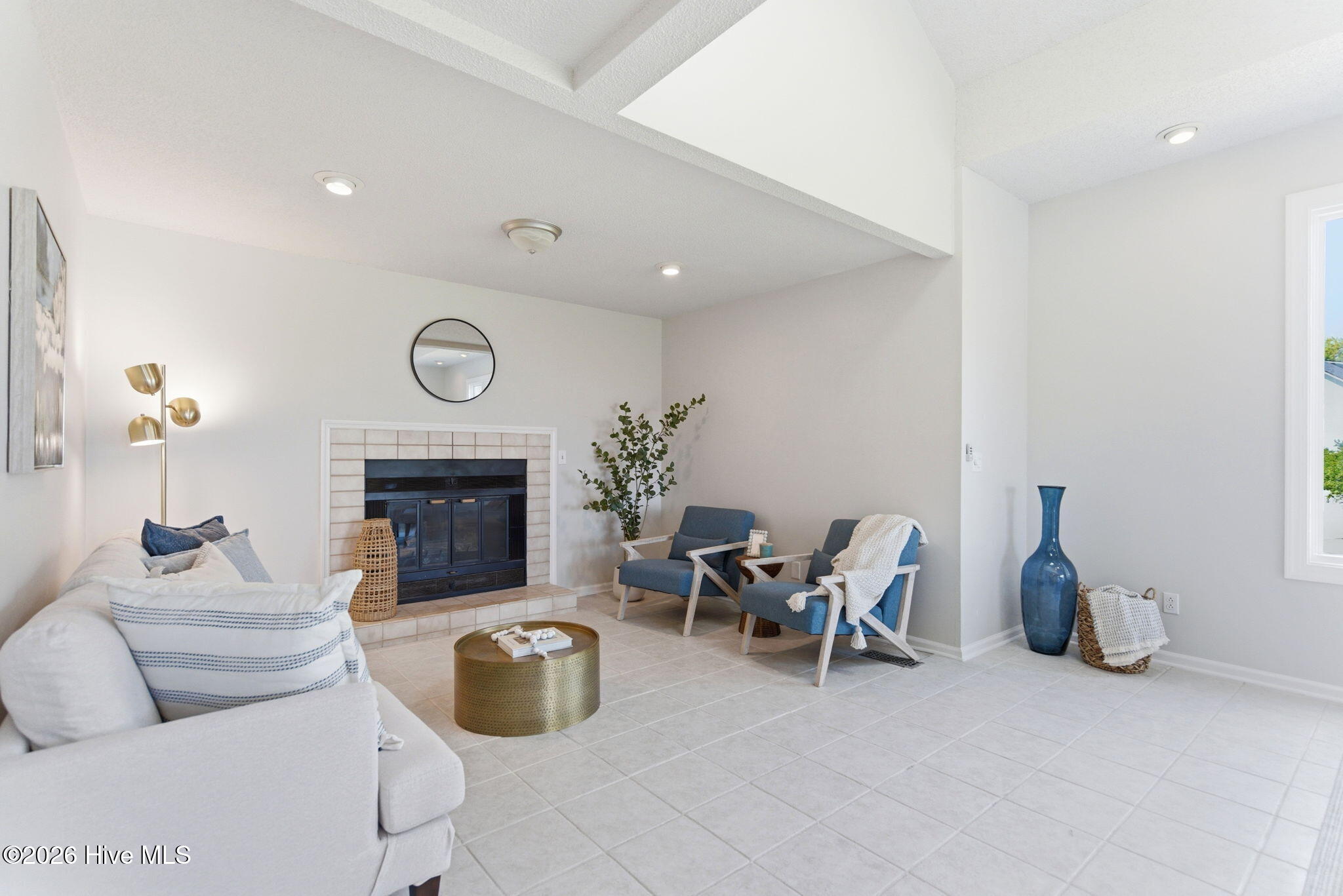 100569550 | Photo 26