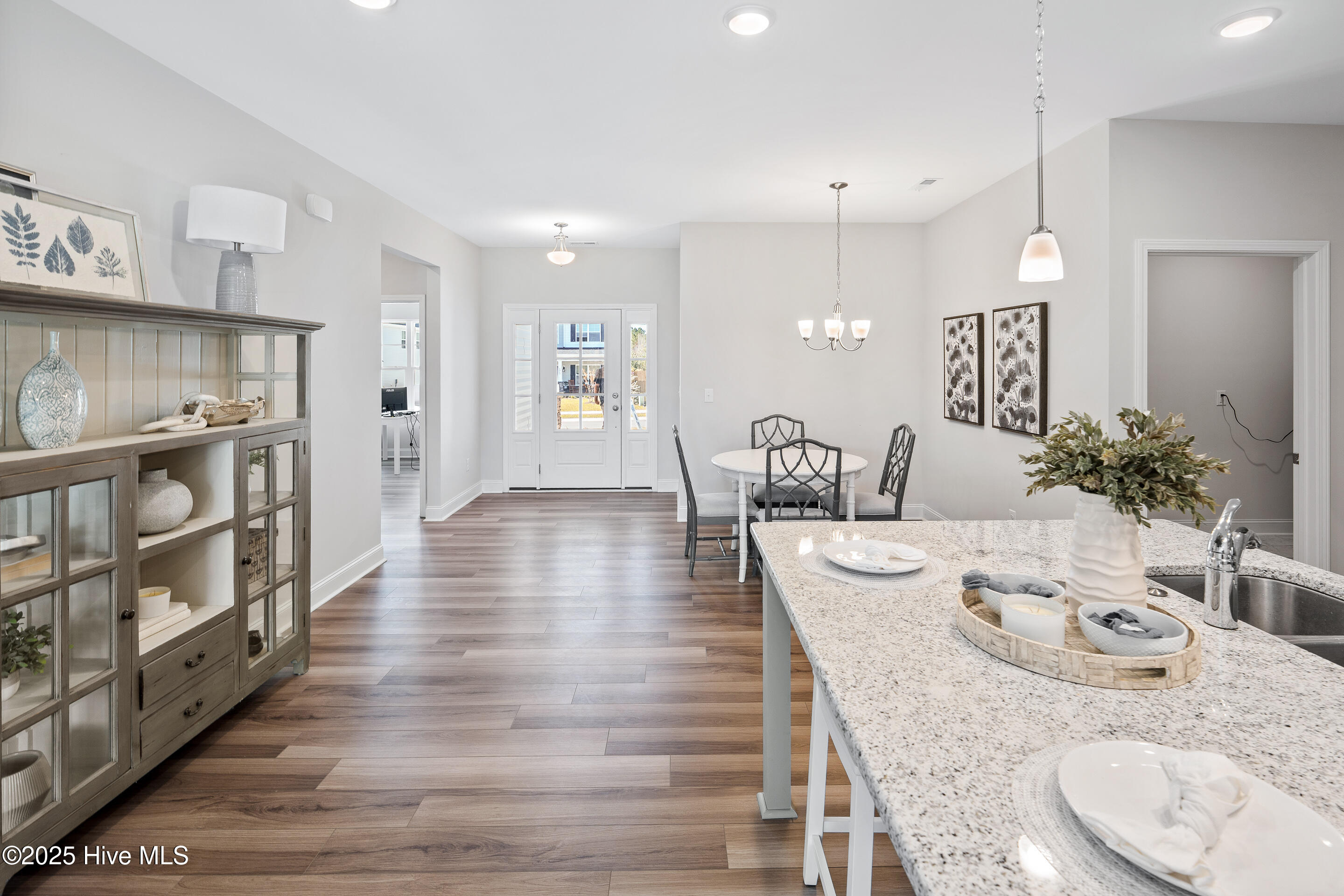 100538421 | Photo 18