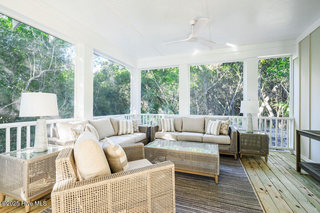 100564686 | Photo 17